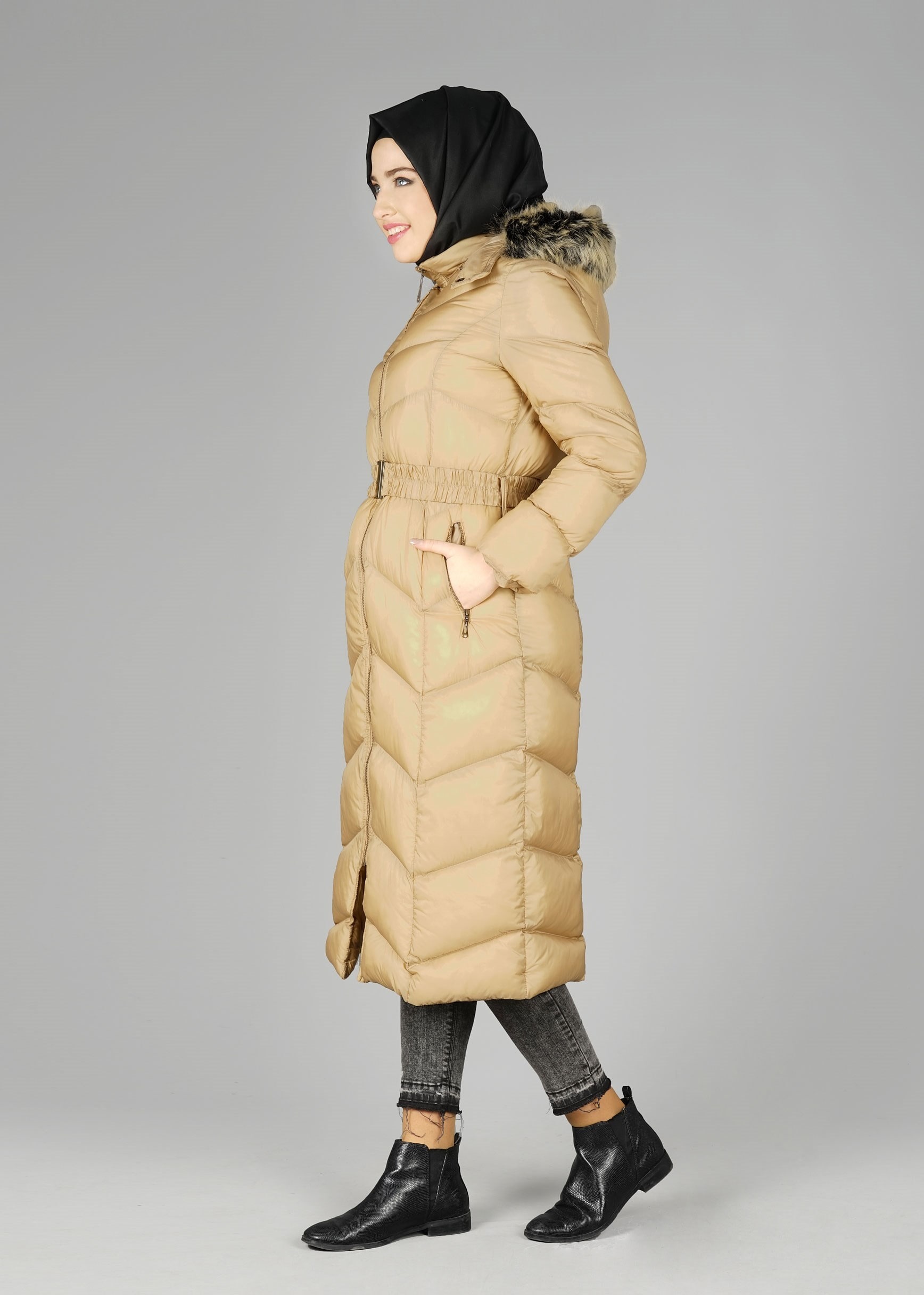 Tesettür giyim KAHVE KAPÜŞONLU ŞİŞME KABAN 9507