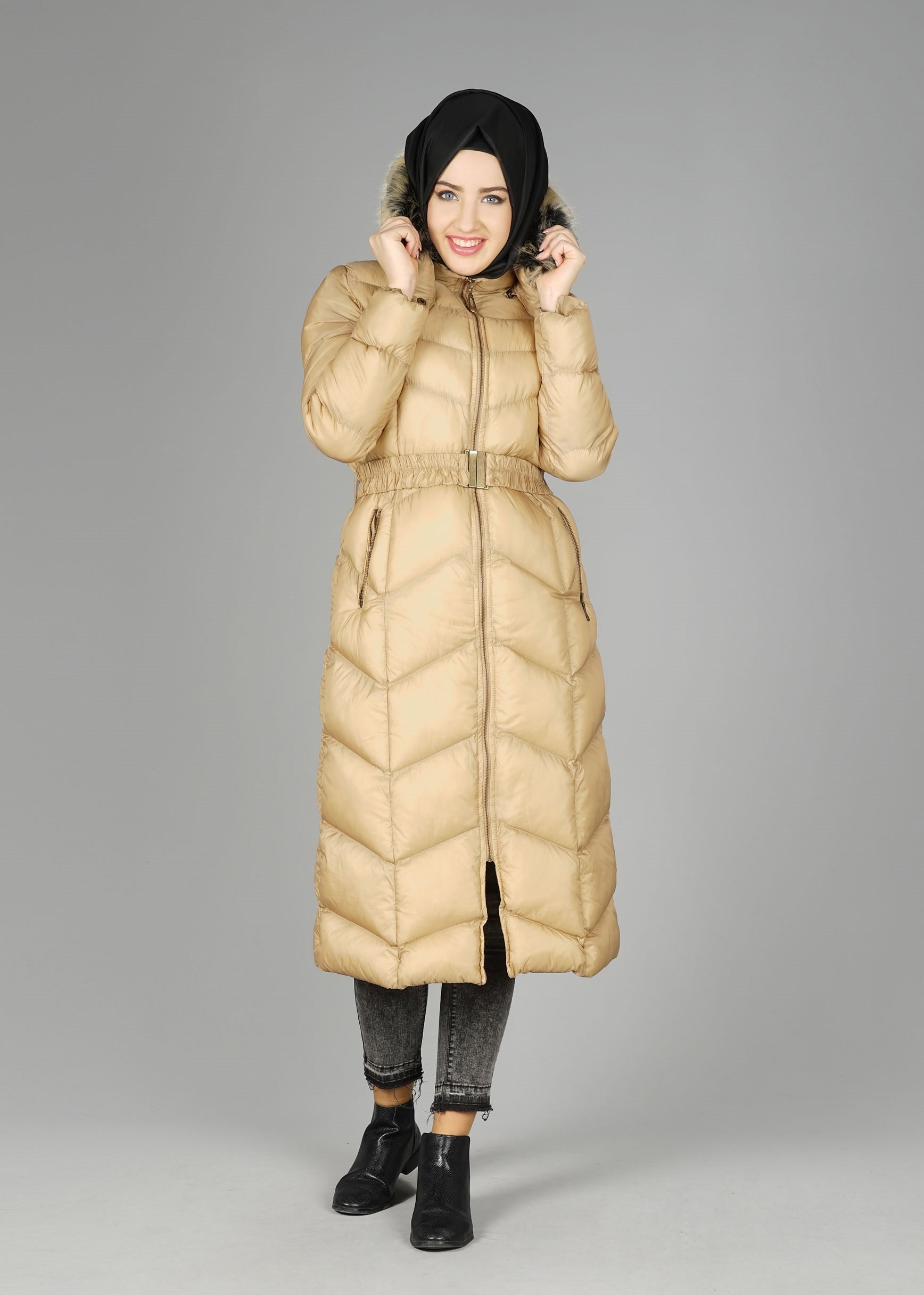 Tesettür giyim KAHVE KAPÜŞONLU ŞİŞME KABAN 9507