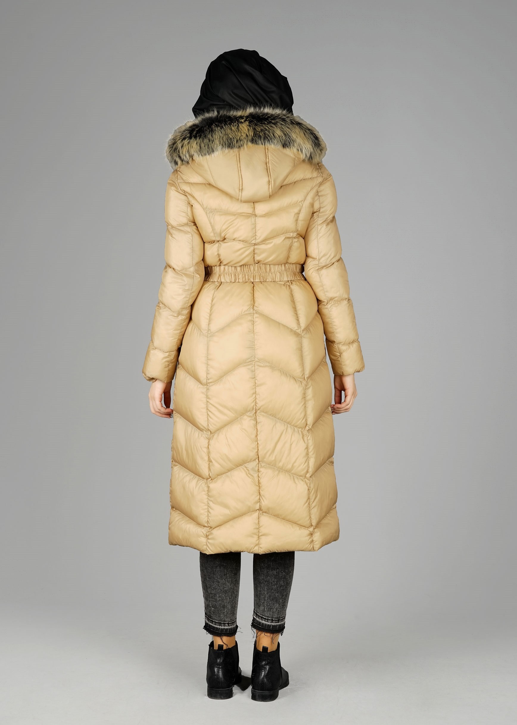 Tesettür giyim KAHVE KAPÜŞONLU ŞİŞME KABAN 9507