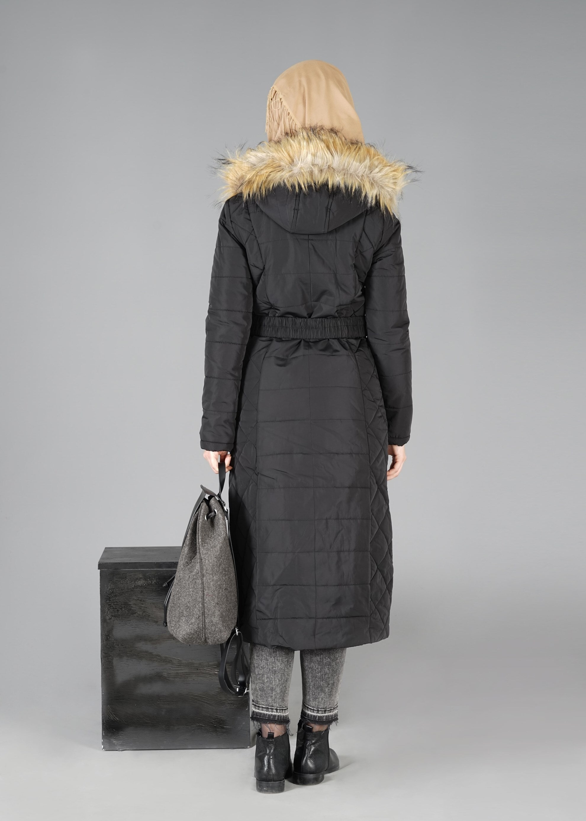 Tesettür giyim SİYAH 9508 KABAN