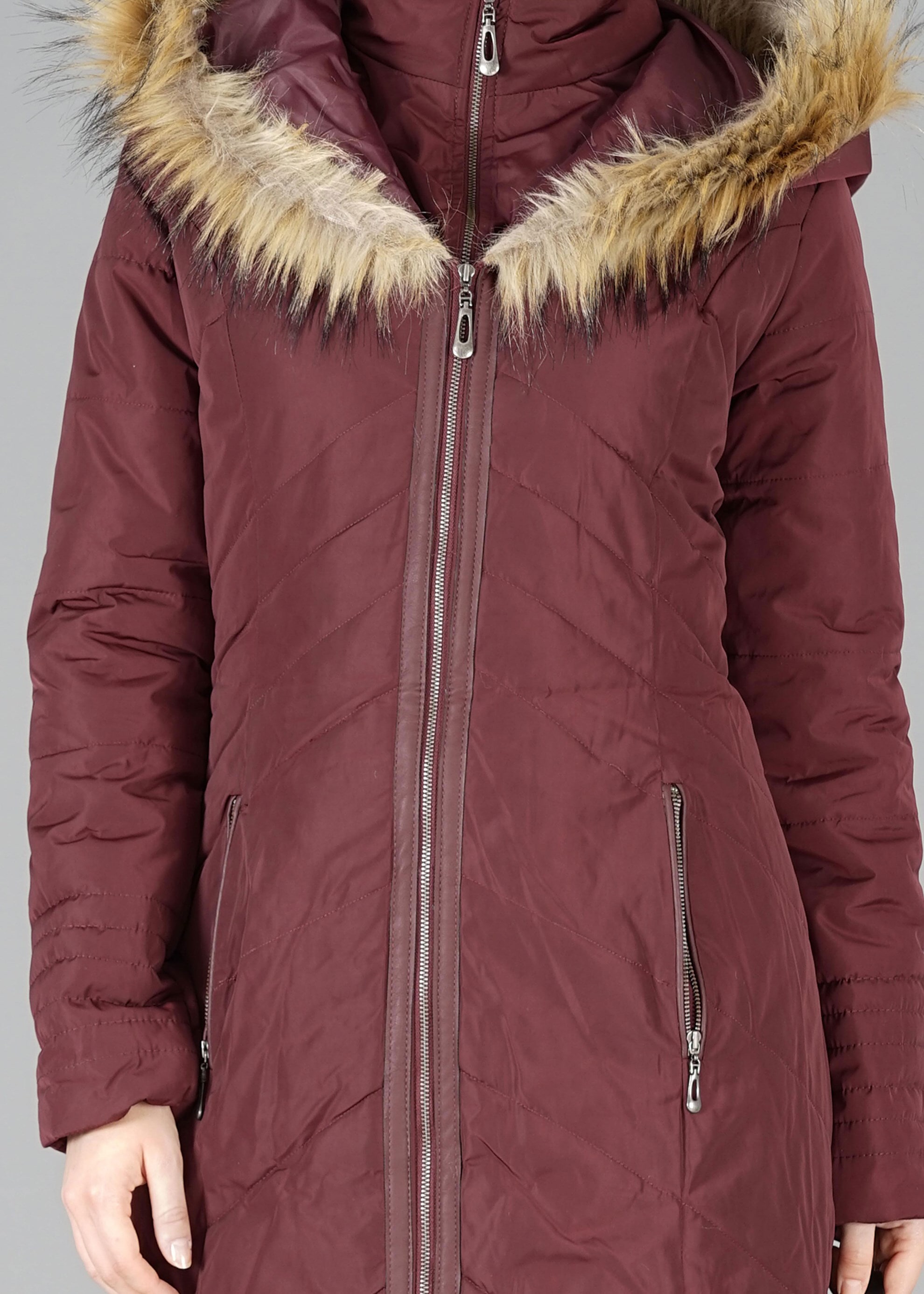 Tesettür giyim BORDO KAPÜŞONLU ŞİŞME KABAN 9515