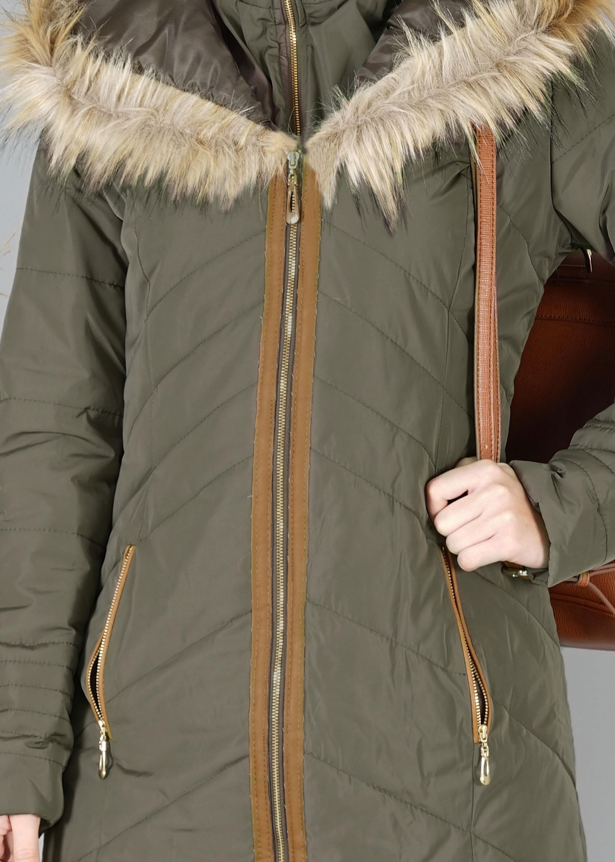 Tesettür giyim HAKİ KAPÜŞONLU ŞİŞME KABAN 9515