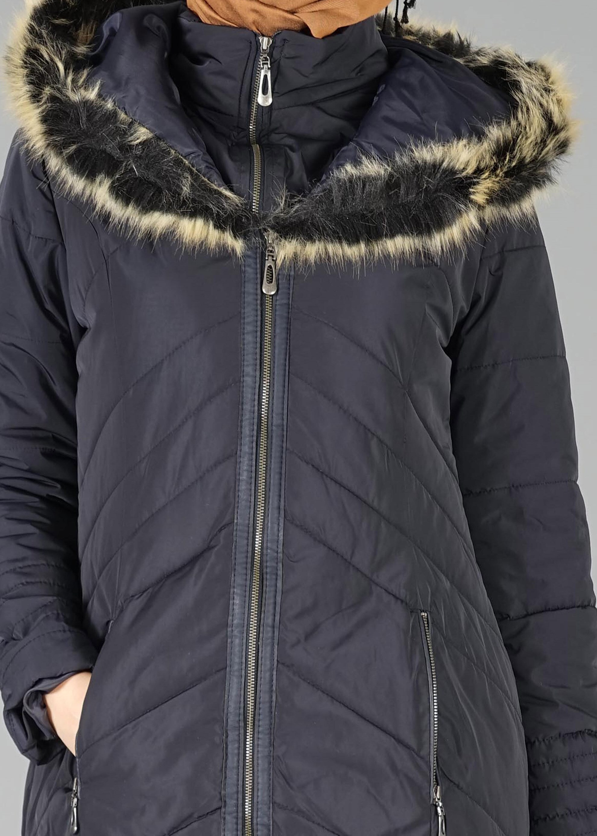 Tesettür giyim LACİVERT KAPÜŞONLU ŞİŞME KABAN 9515