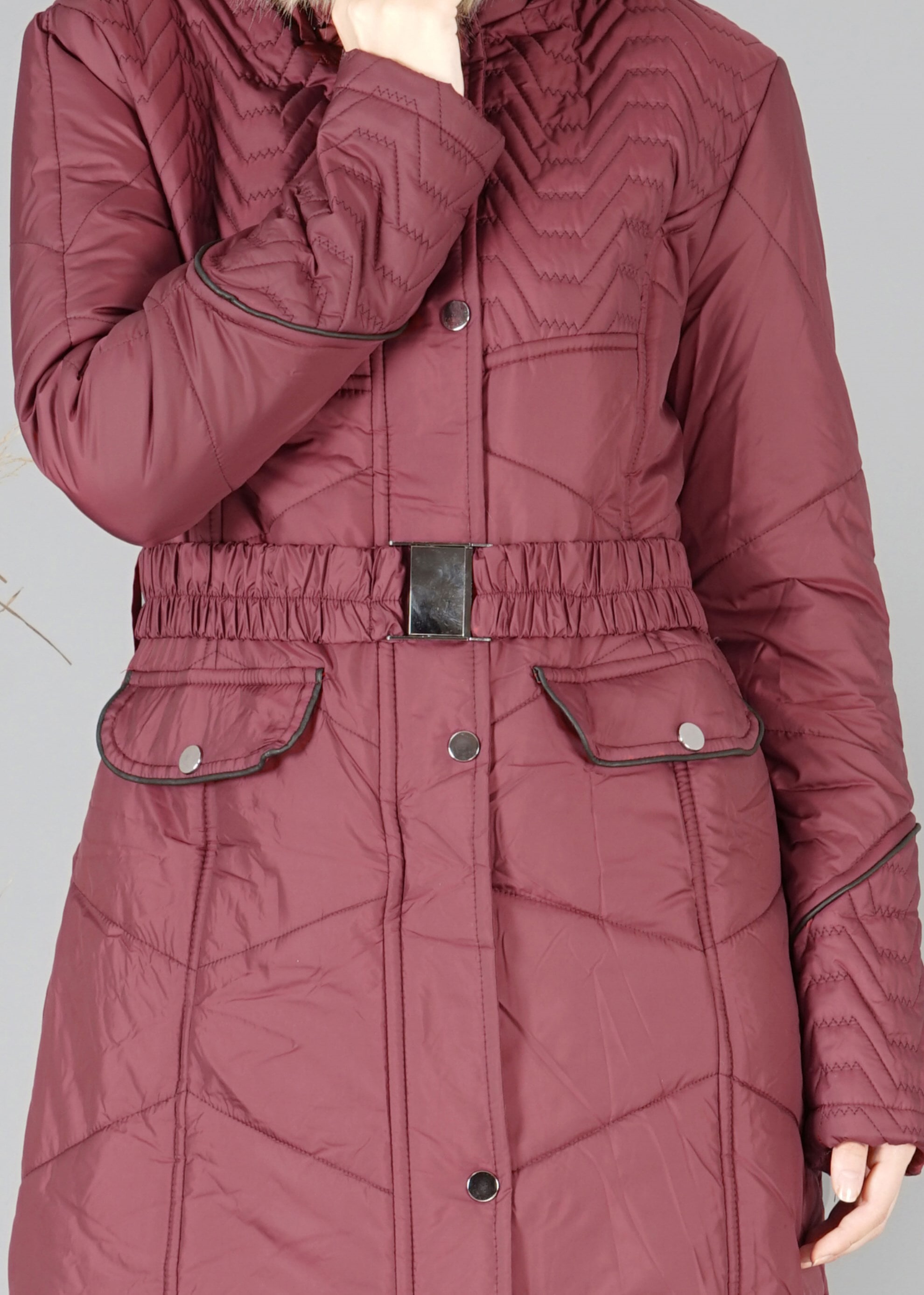 Tesettür giyim BORDO KAPÜŞONU KÜRKLÜ KABAN 9516