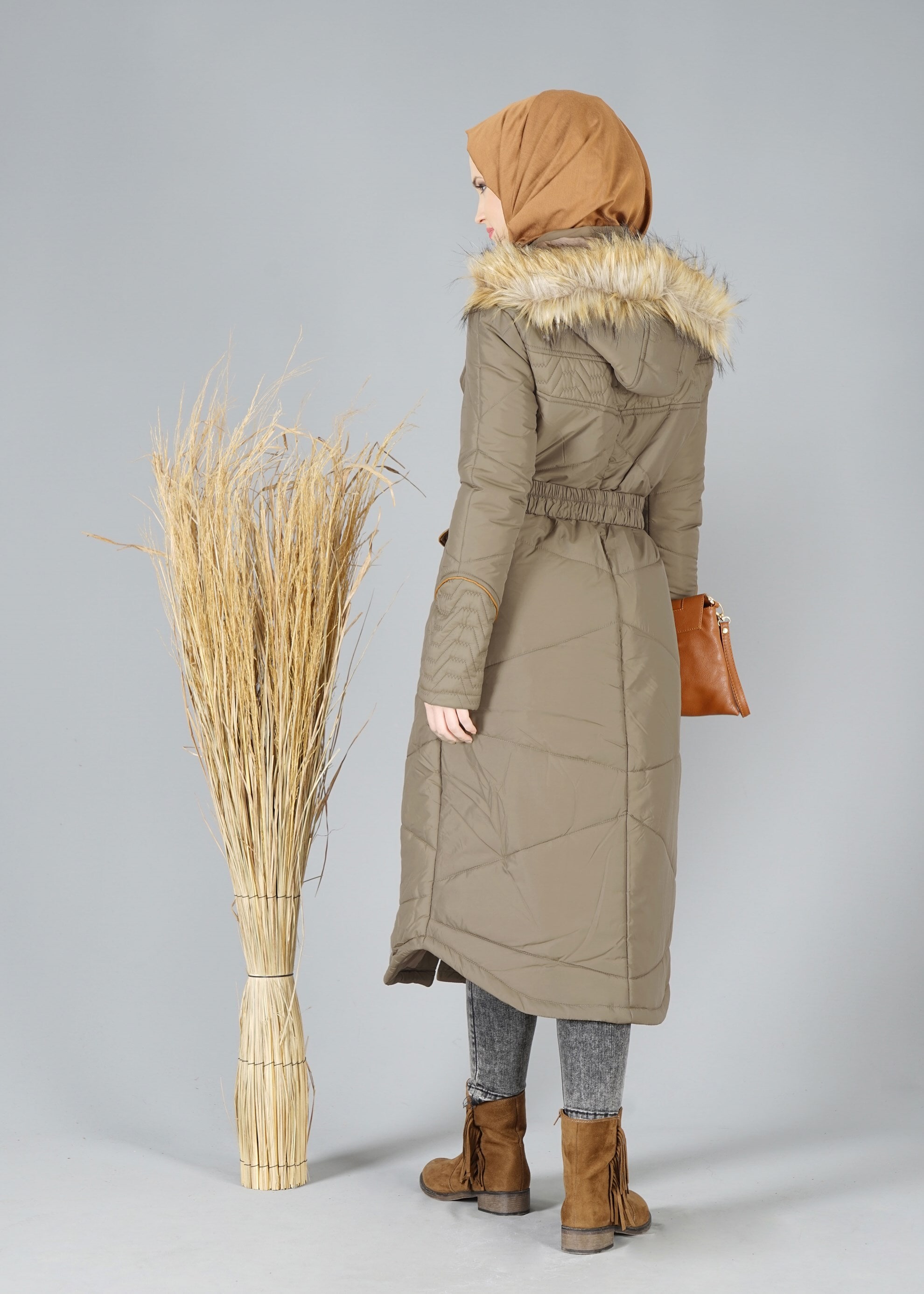 Tesettür giyim HAKİ KAPÜŞONU KÜRKLÜ KABAN 9516