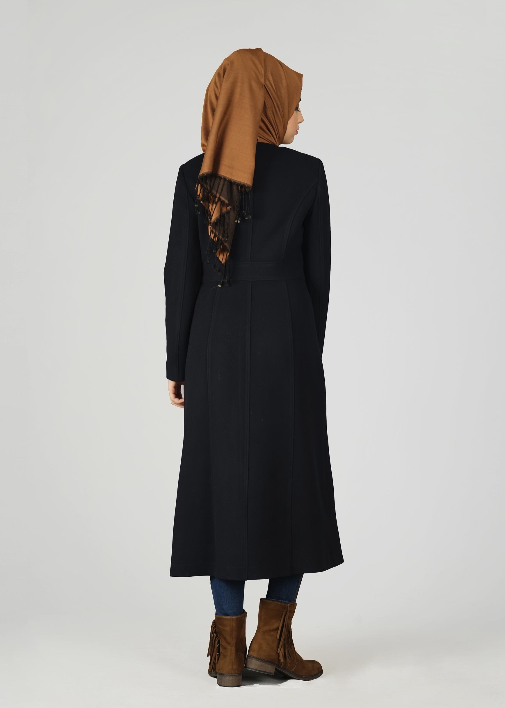 Tesettür giyim SİYAH DÜĞME DETAYLI KABAN 9527