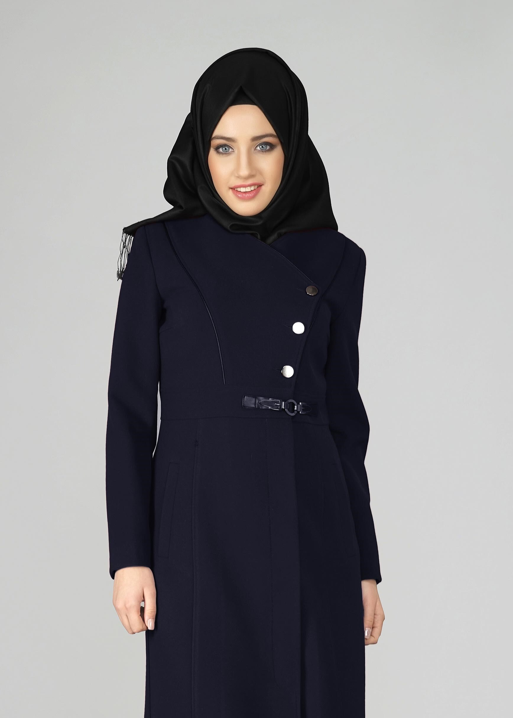 Tesettür giyim LACİVERT DÜĞME DETAYLI KABAN 9527