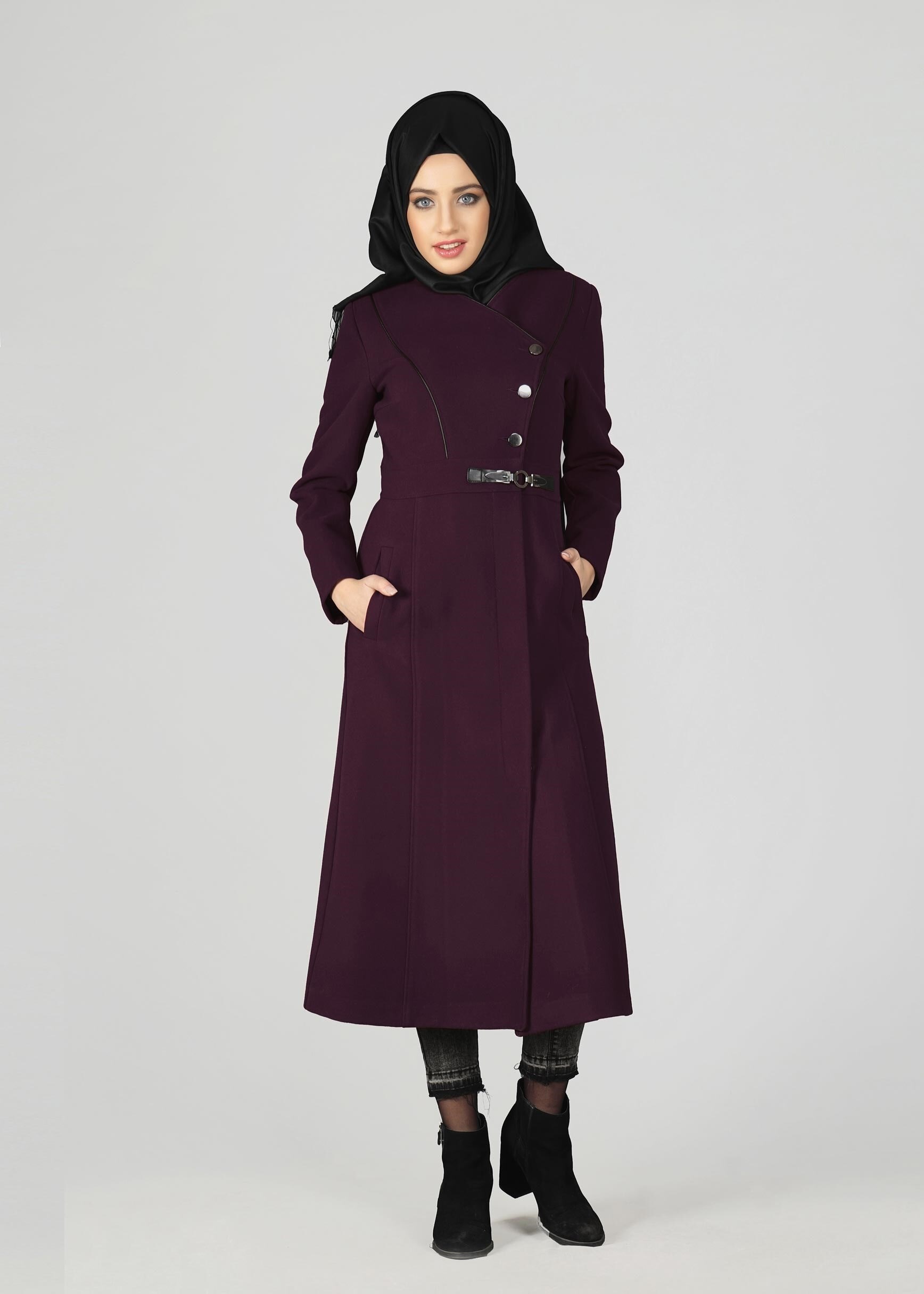 Tesettür giyim BORDO DÜĞME DETAYLI KABAN 9527