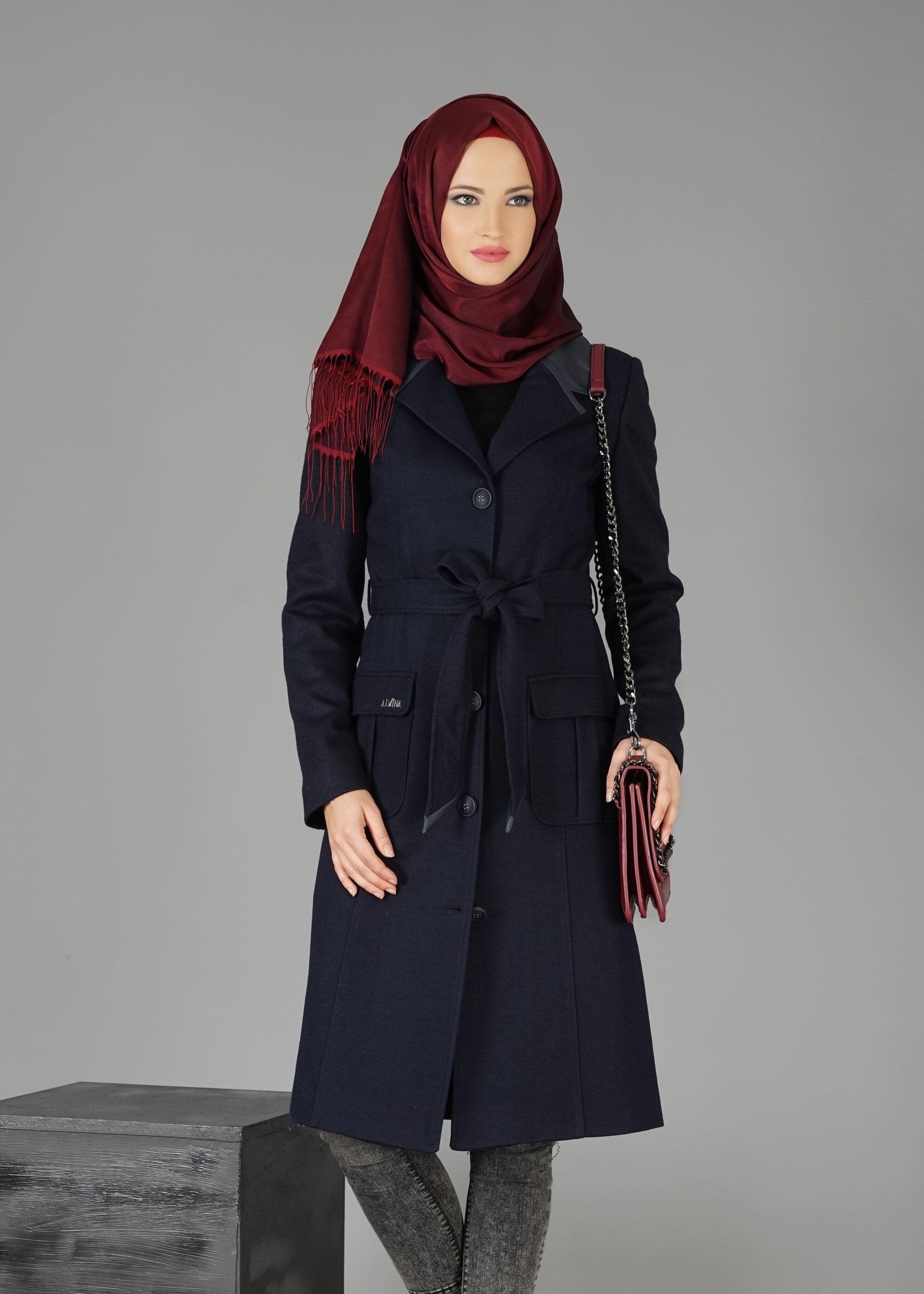 Tesettür giyim LACİVERT CEP DETAYLI KUŞAKLI KABAN 9529