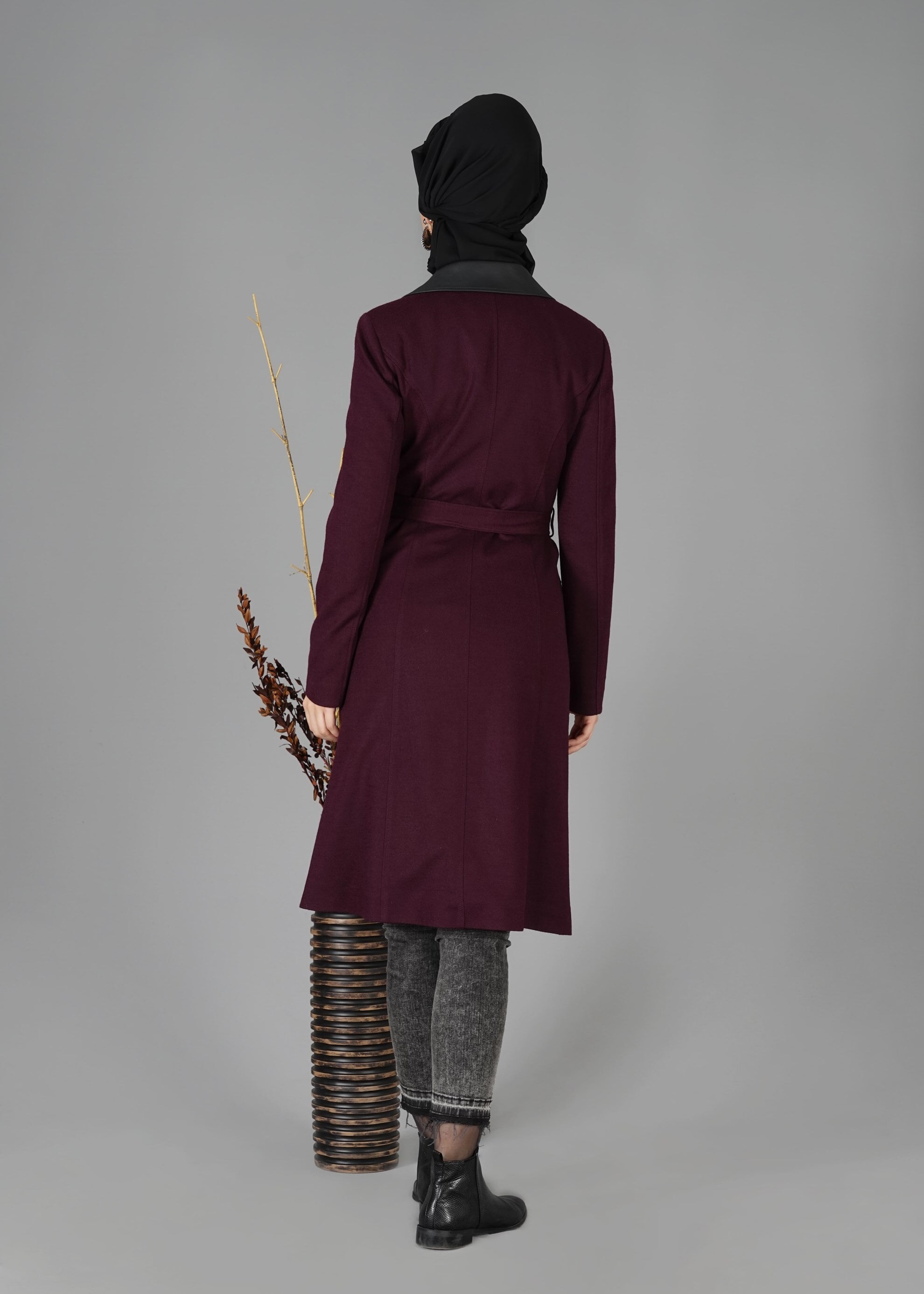 Tesettür giyim MÜRDÜM CEP DETAYLI KUŞAKLI KABAN 9529