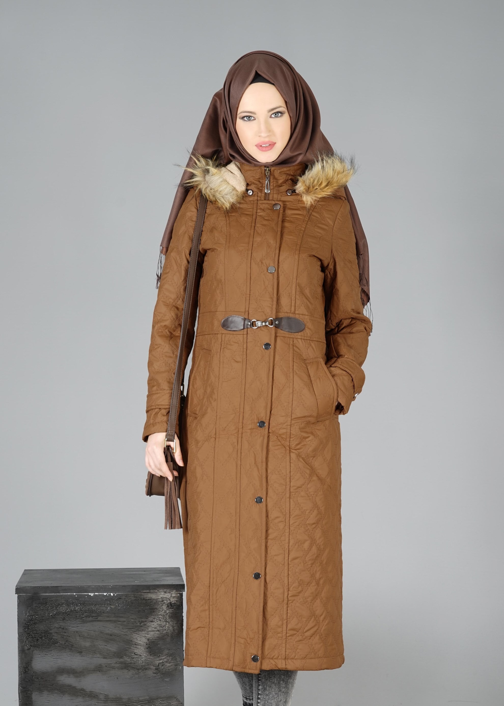 Tesettür giyim TABA 9533 KABAN