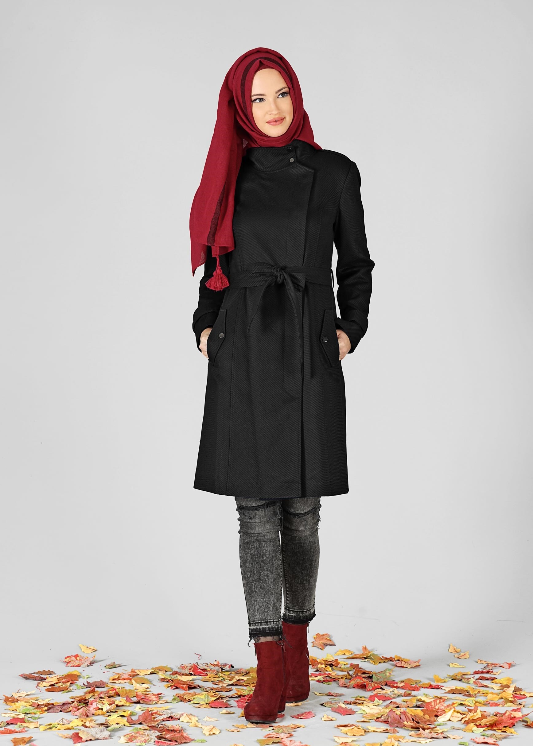 Tesettür giyim SİYAH ANVELOP KESİM KUŞAKLI KABAN 9536 
