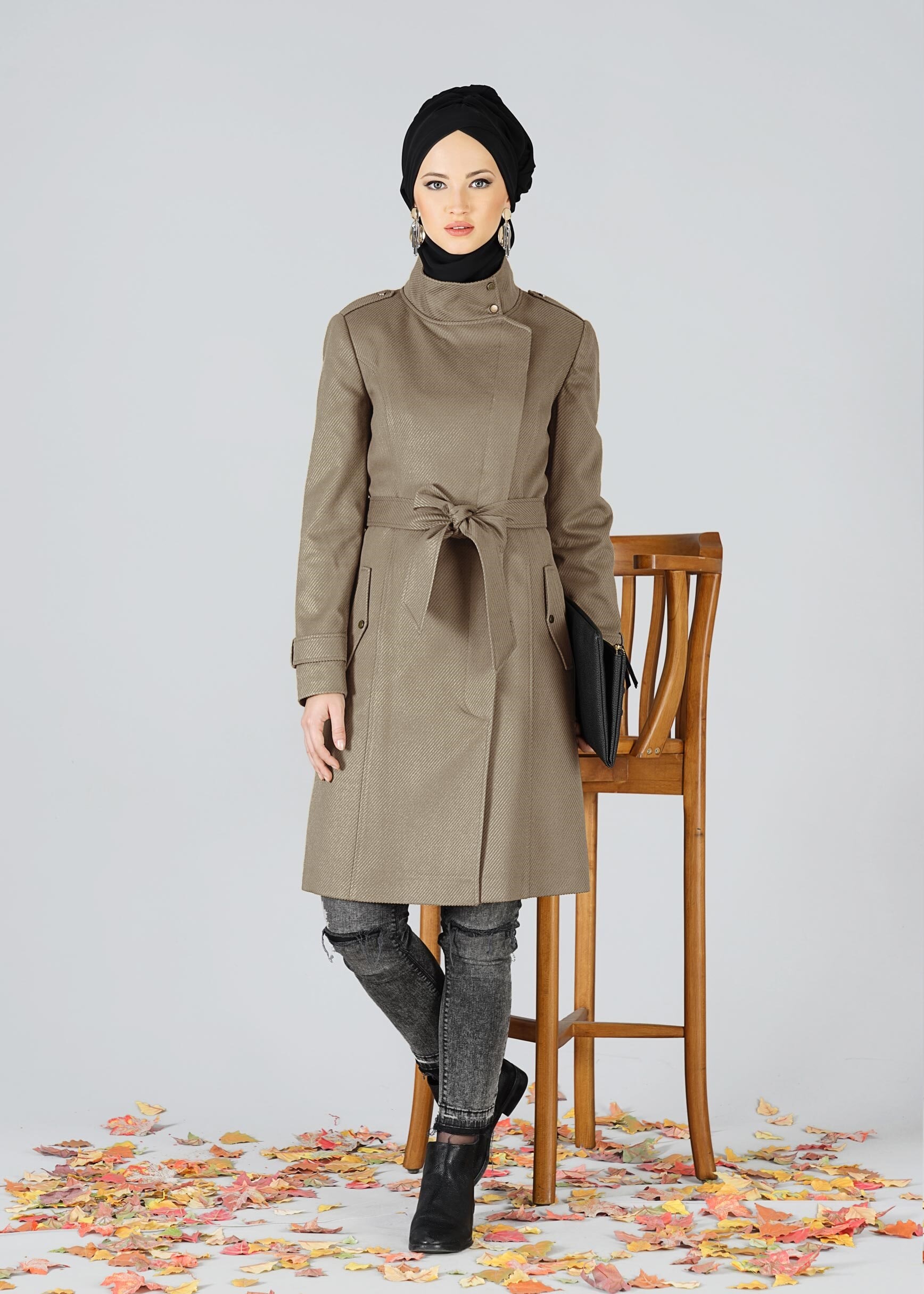 Tesettür giyim KAHVE ANVELOP KESİM KUŞAKLI KABAN 9536 