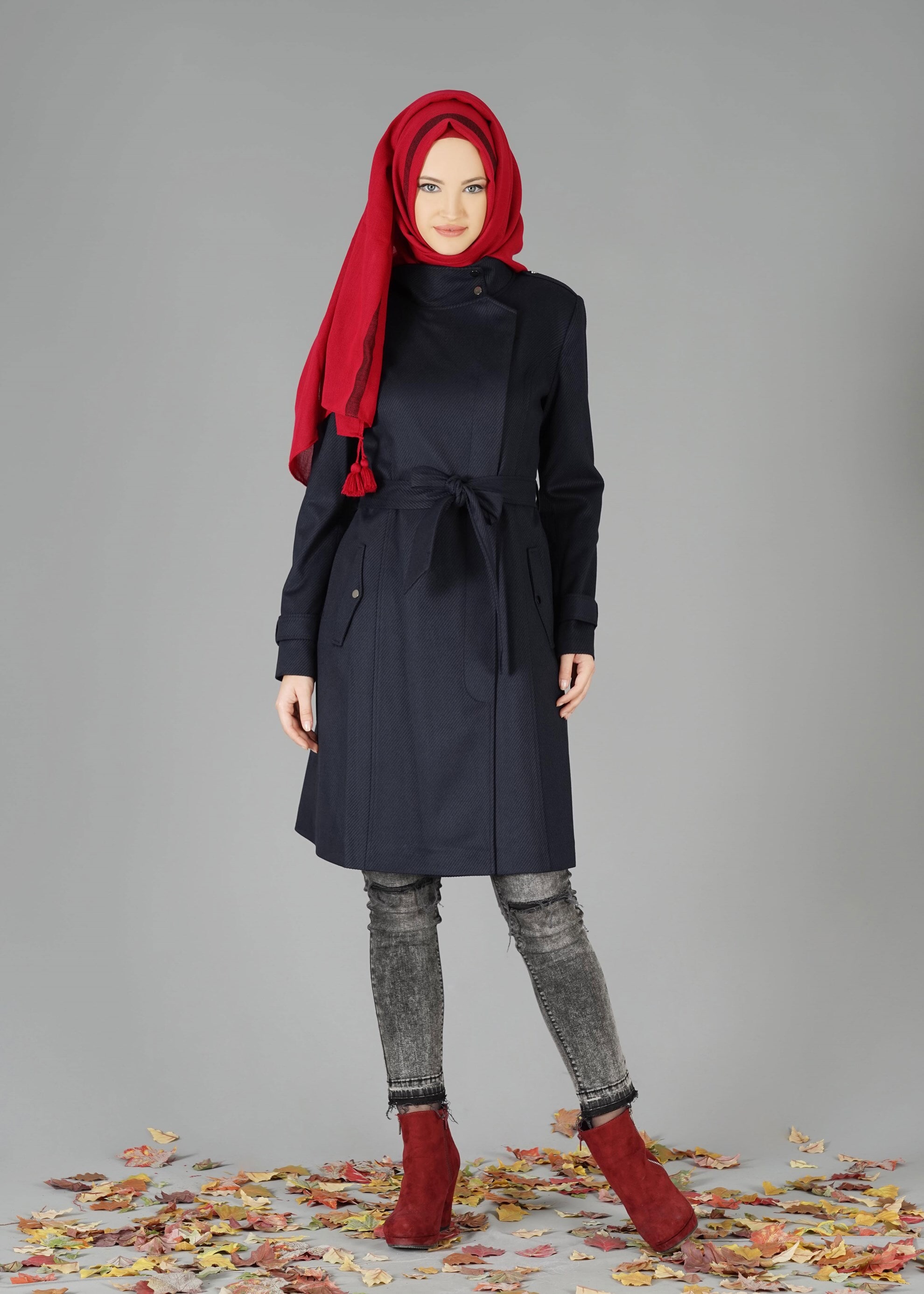 Tesettür giyim LACİVERT ANVELOP KESİM KUŞAKLI KABAN 9536 