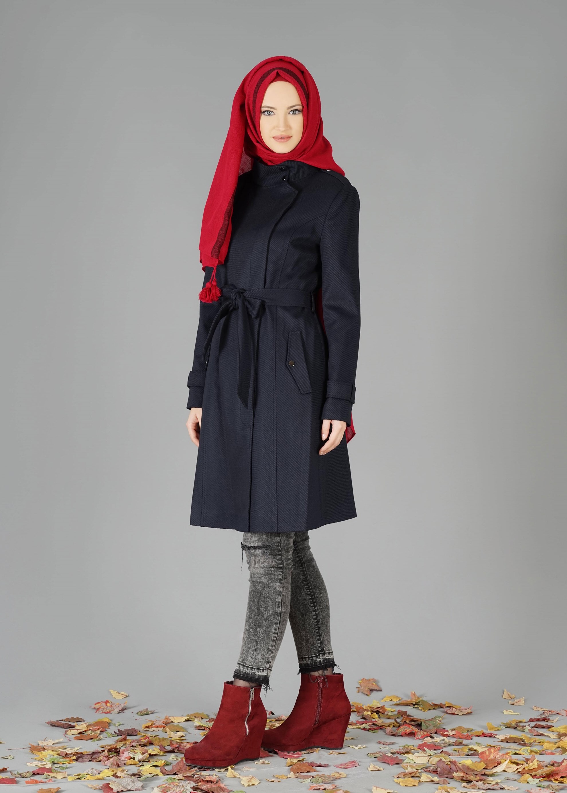 Tesettür giyim LACİVERT ANVELOP KESİM KUŞAKLI KABAN 9536 