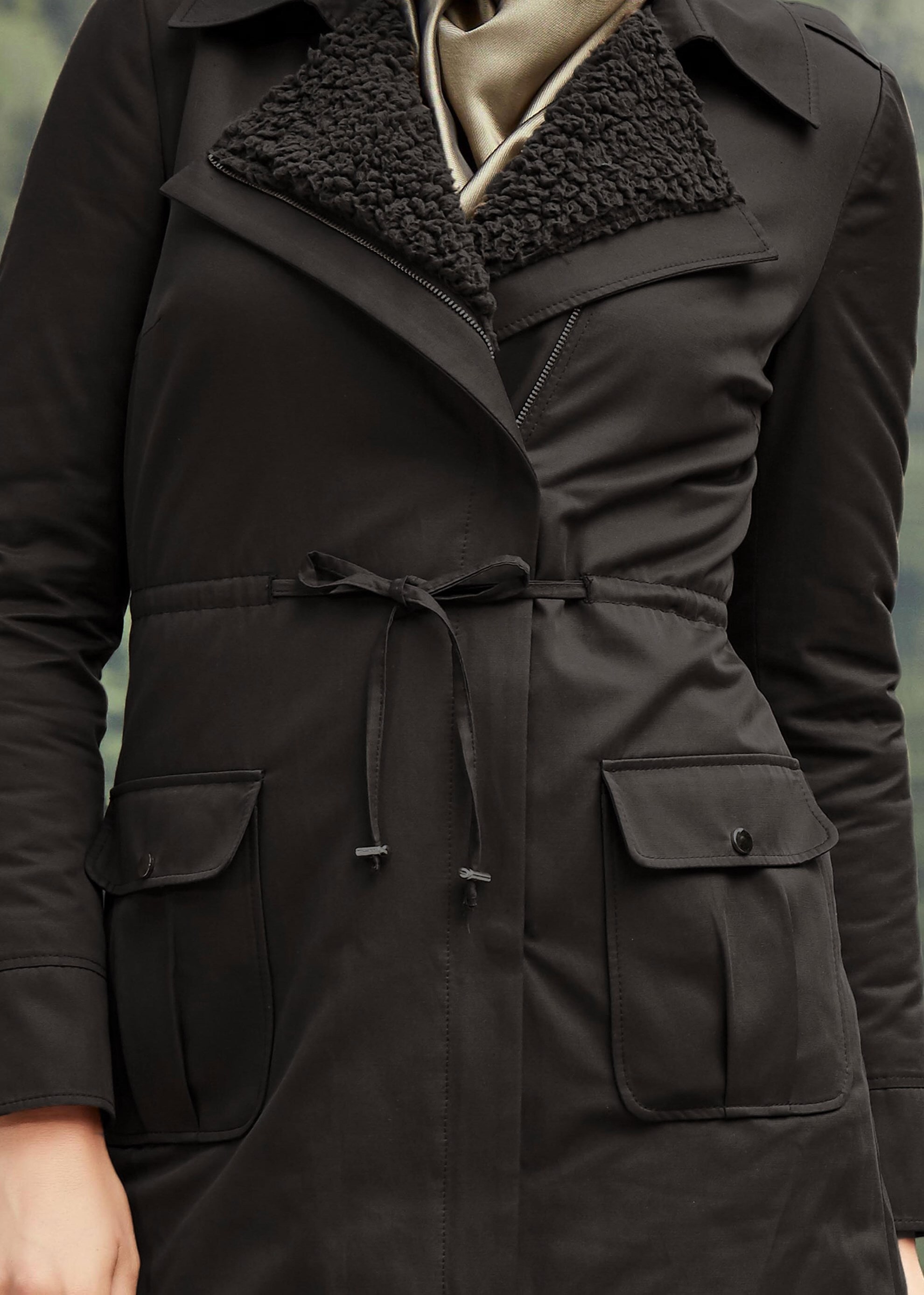 Tesettür giyim SİYAH BELİ İPLİ CEPLİ PAMUK KABAN 9541