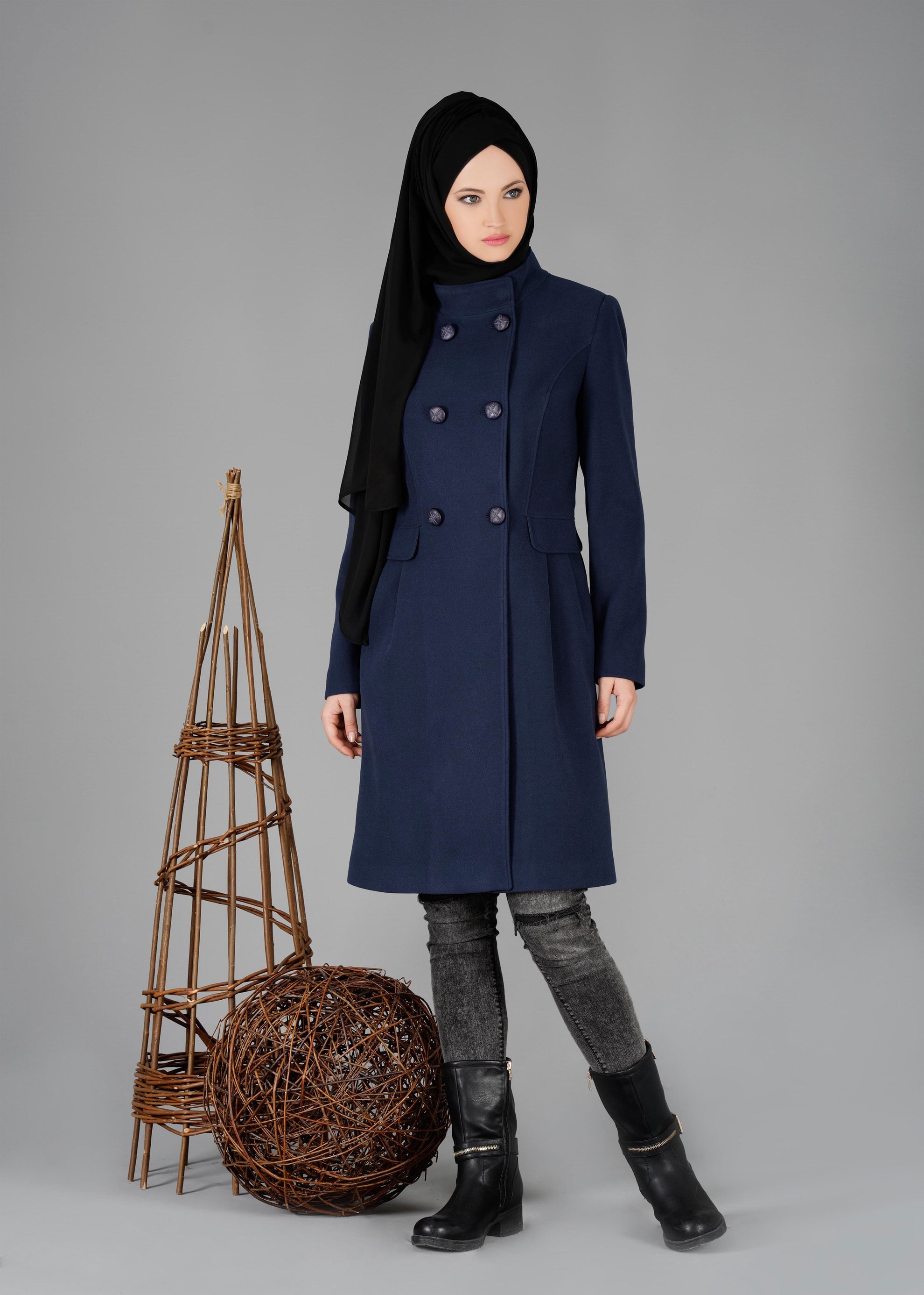 Tesettür giyim LACİVERT HAKİM YAKA DÜĞMELİ KABAN 9551