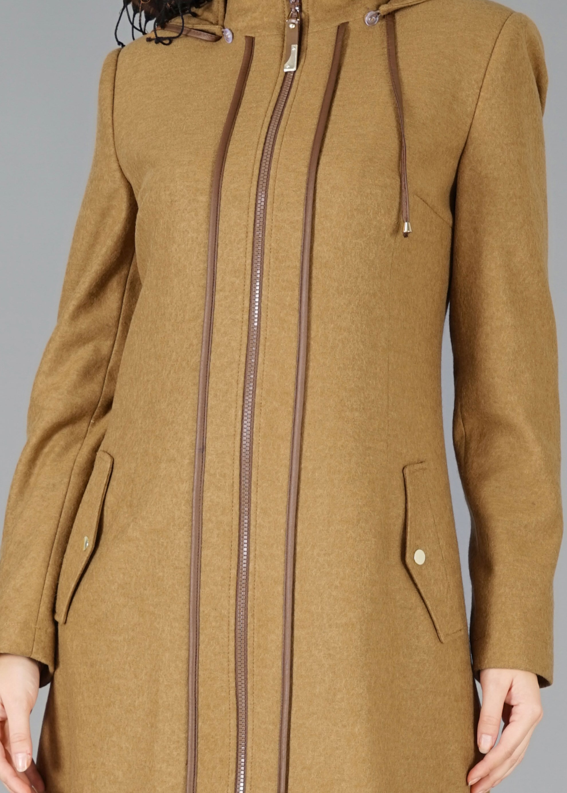 Tesettür giyim KAHVE KAPÜŞONLU ŞERİT DETAYLI KABAN 9552