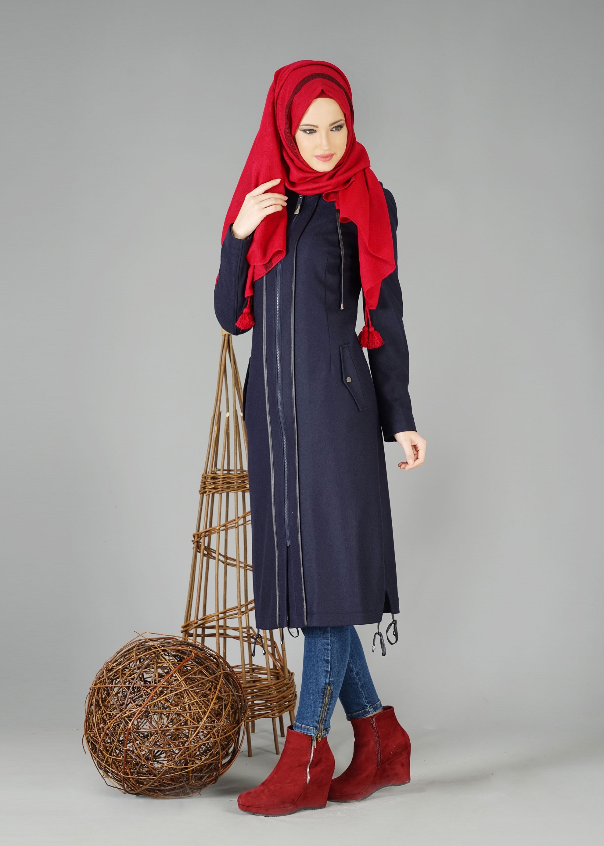 Tesettür giyim LACİVERT KAPÜŞONLU ŞERİT DETAYLI KABAN 9552