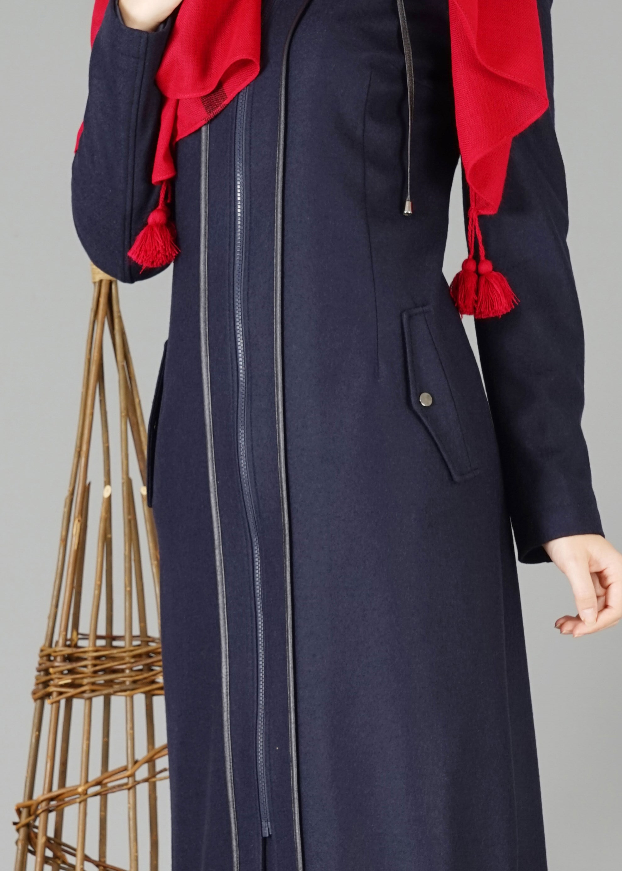 Tesettür giyim LACİVERT KAPÜŞONLU ŞERİT DETAYLI KABAN 9552