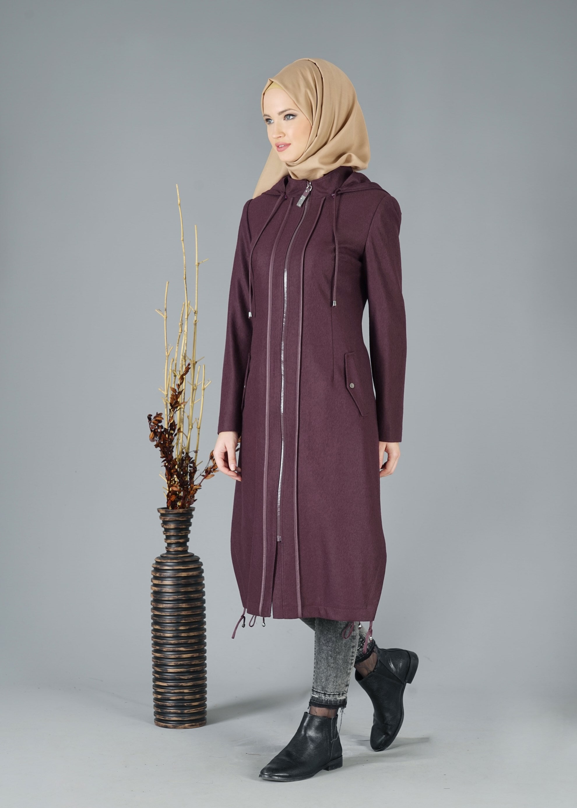 Tesettür giyim MÜRDÜM KAPÜŞONLU ŞERİT DETAYLI KABAN 9552