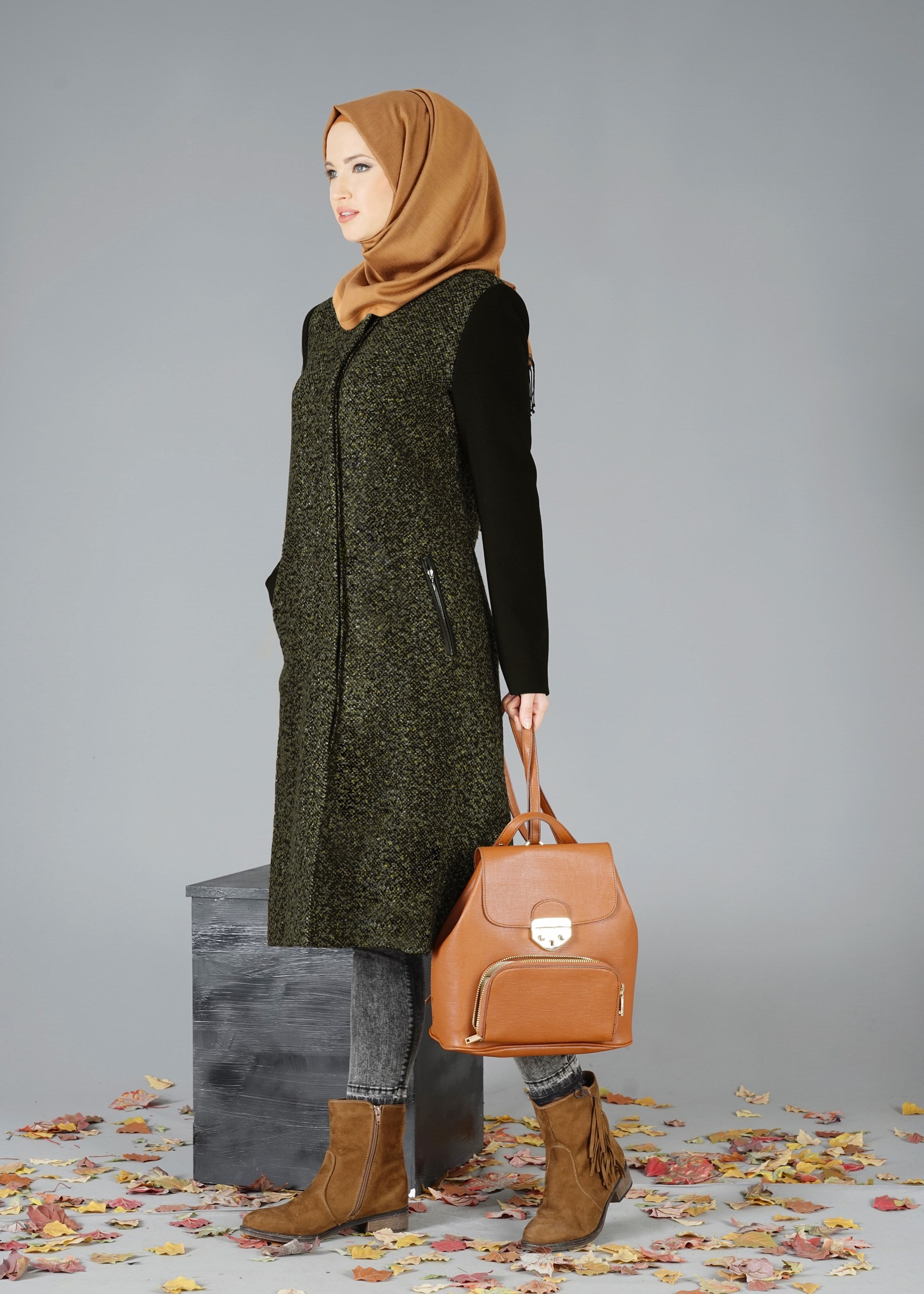 Tesettür giyim HAKİ FERMUARLI CEPLİ KABAN 9554