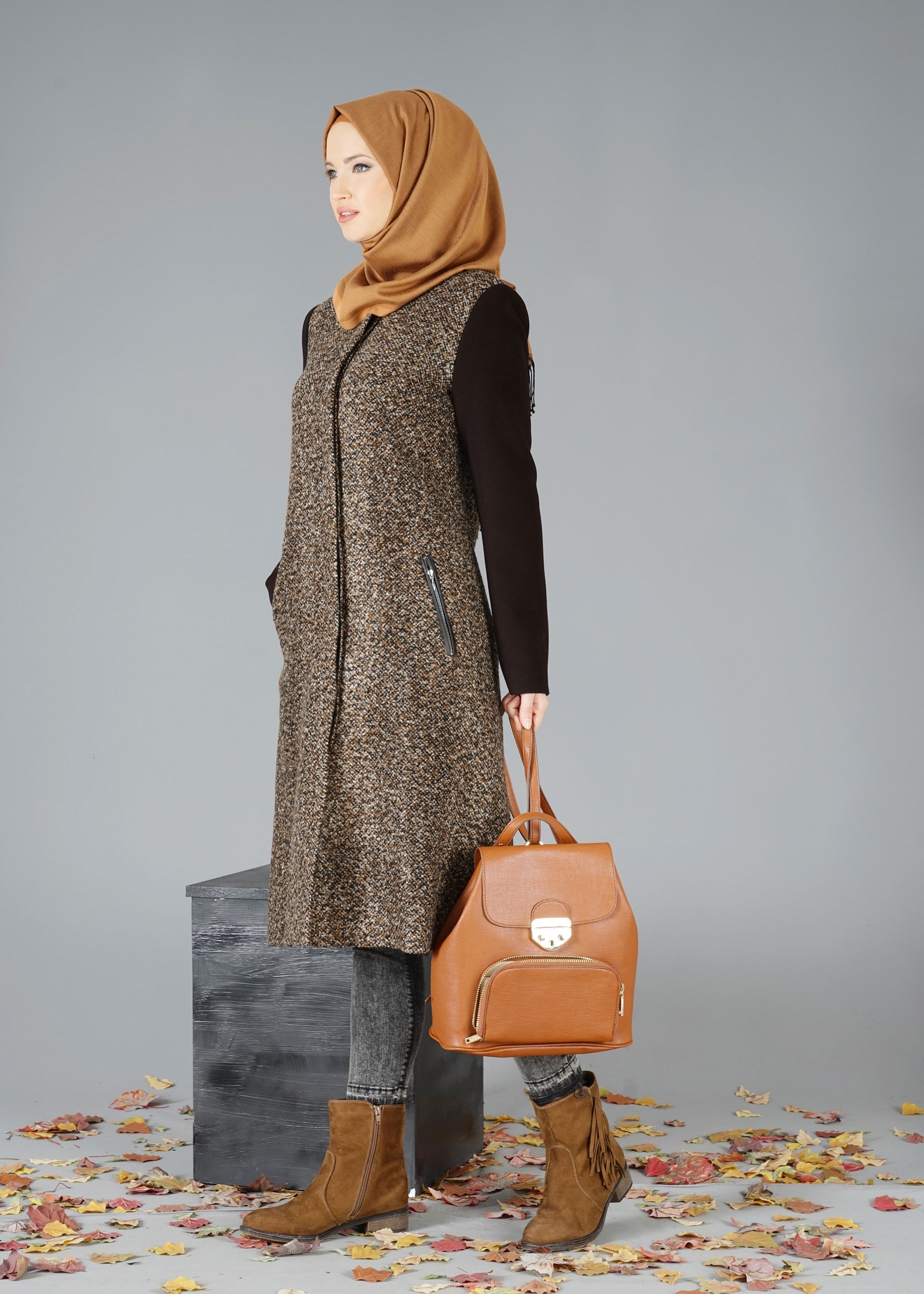 Tesettür giyim KAHVE FERMUARLI CEPLİ KABAN 9554