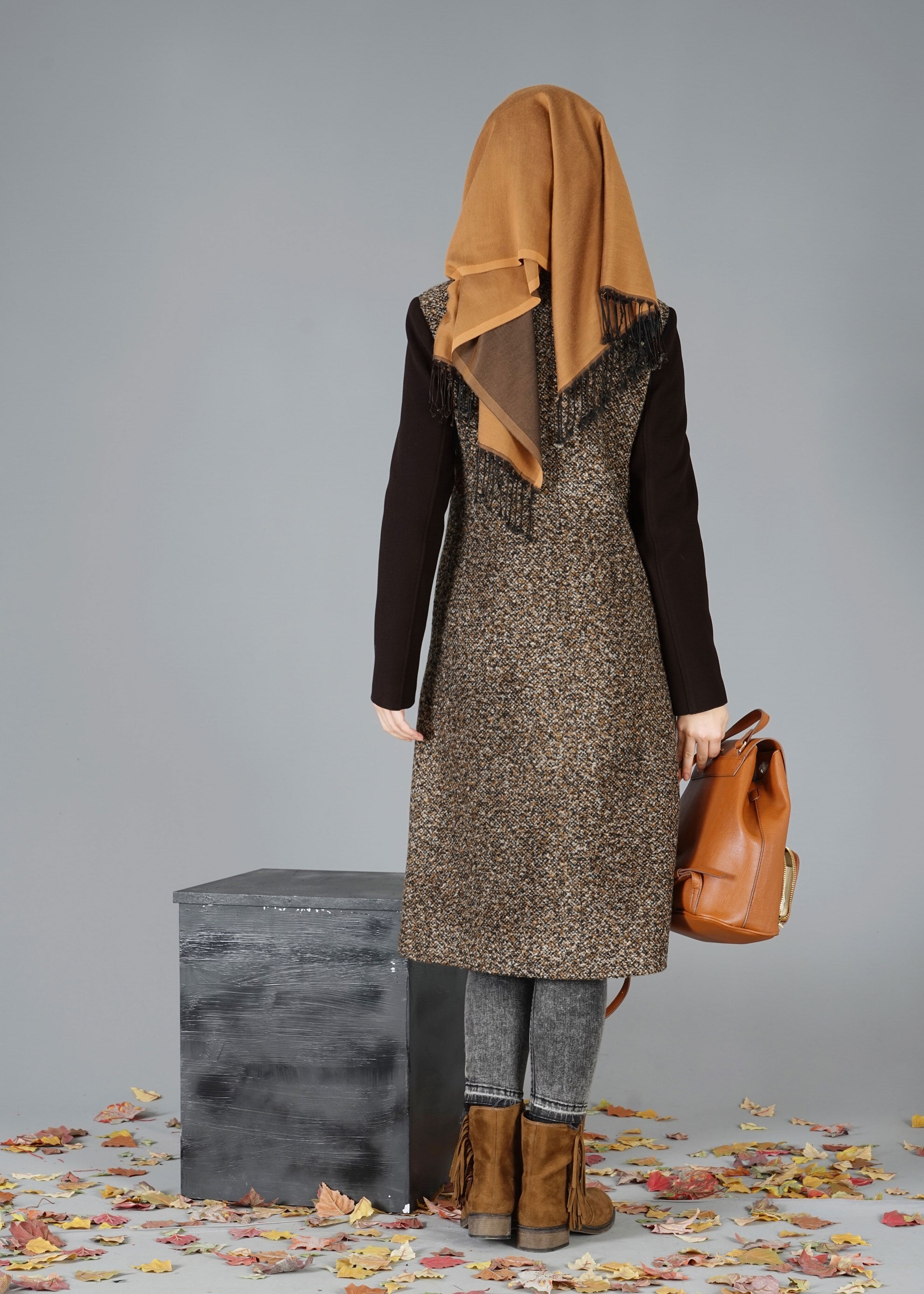 Tesettür giyim KAHVE FERMUARLI CEPLİ KABAN 9554