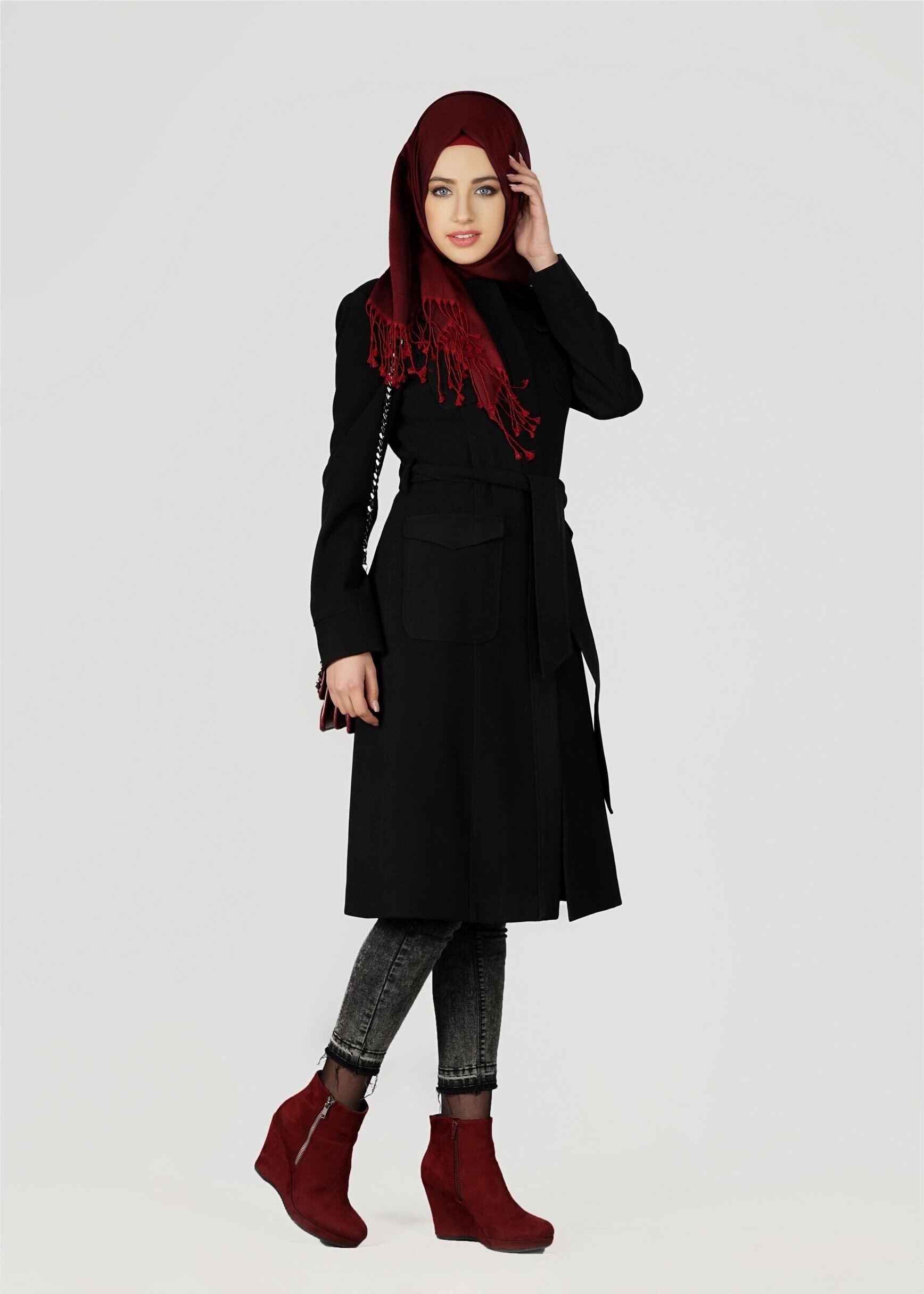 Tesettür giyim SİYAH GİZLİ DÜĞMELİ KABAN 9558 