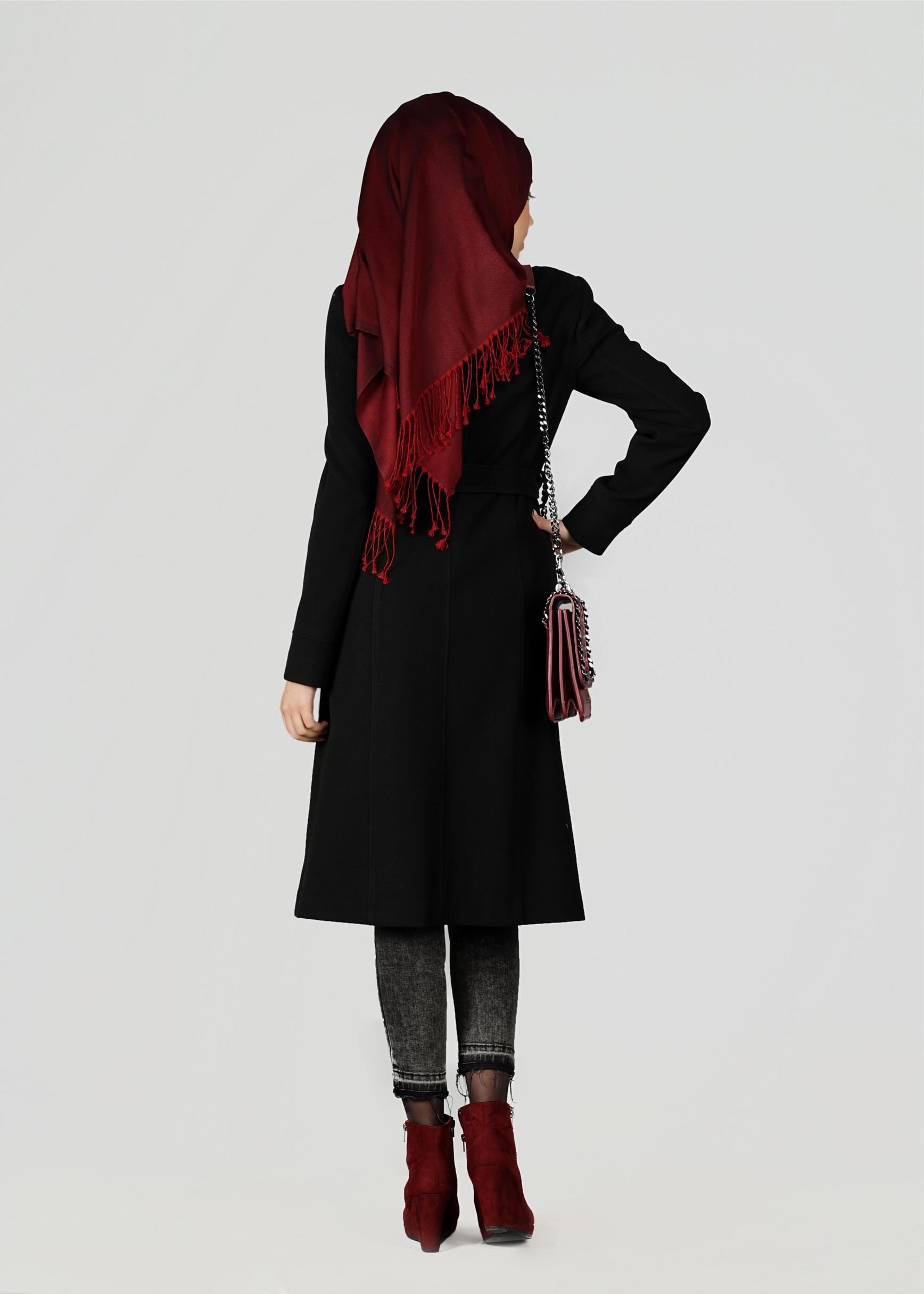 Tesettür giyim SİYAH GİZLİ DÜĞMELİ KABAN 9558 