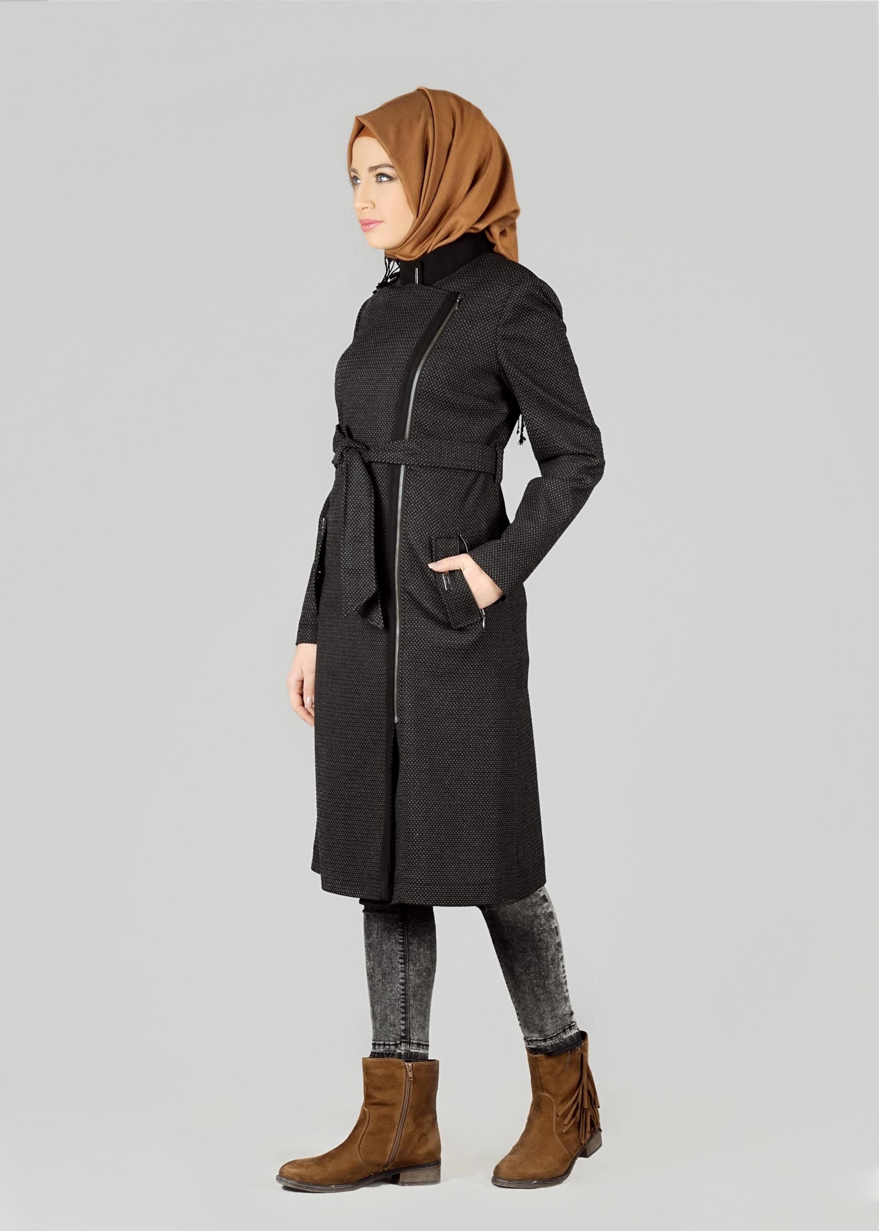 Tesettür giyim SİYAH DESENLİ KABAN 9560