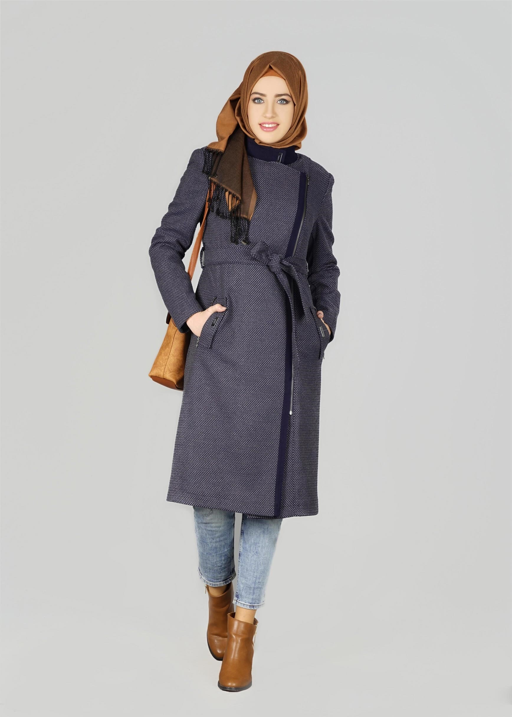 Tesettür giyim LACİVERT DESENLİ KABAN 9560