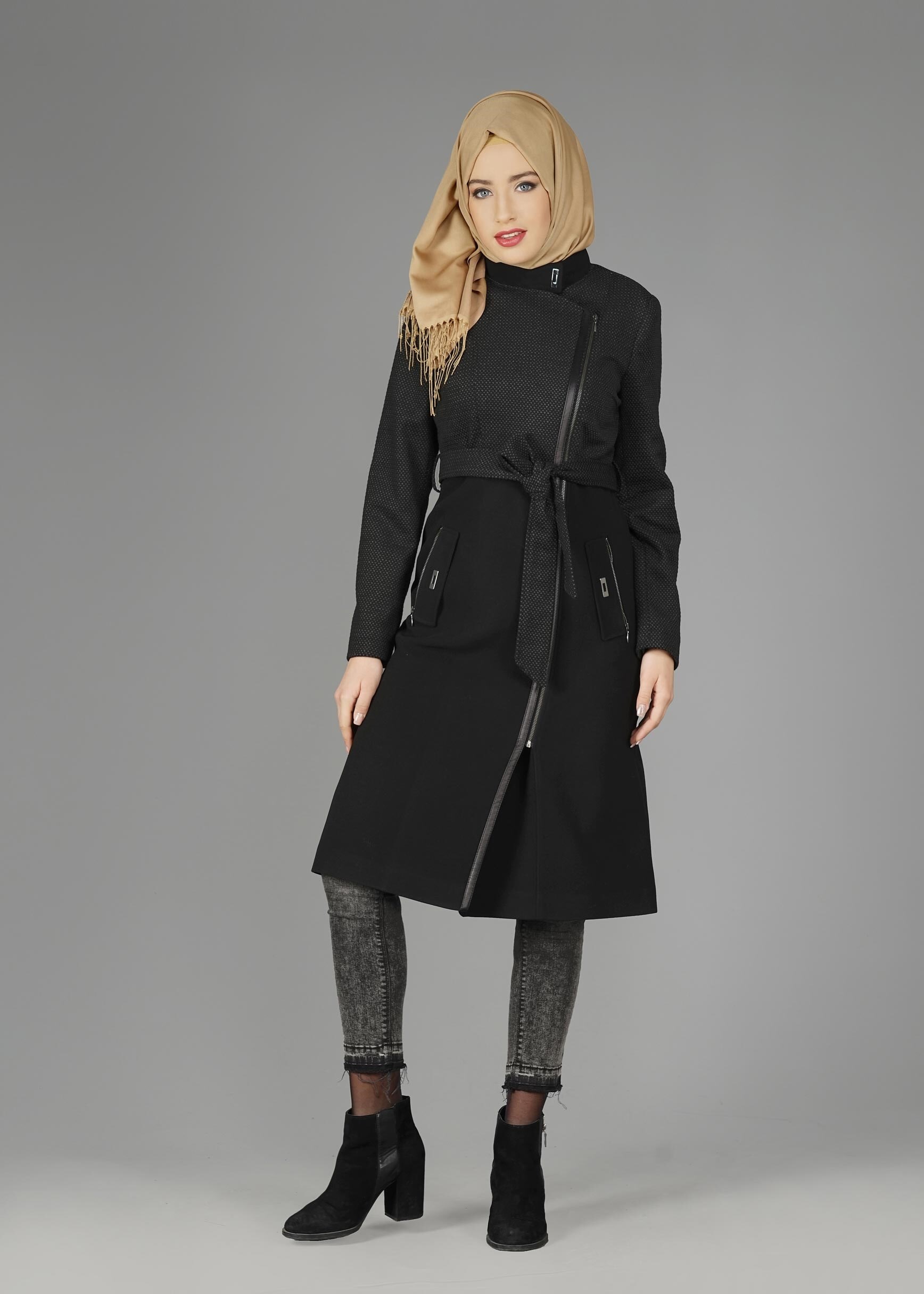 Tesettür giyim SİYAH CEP DETAYLI FERMUARLI KABAN 9561 
