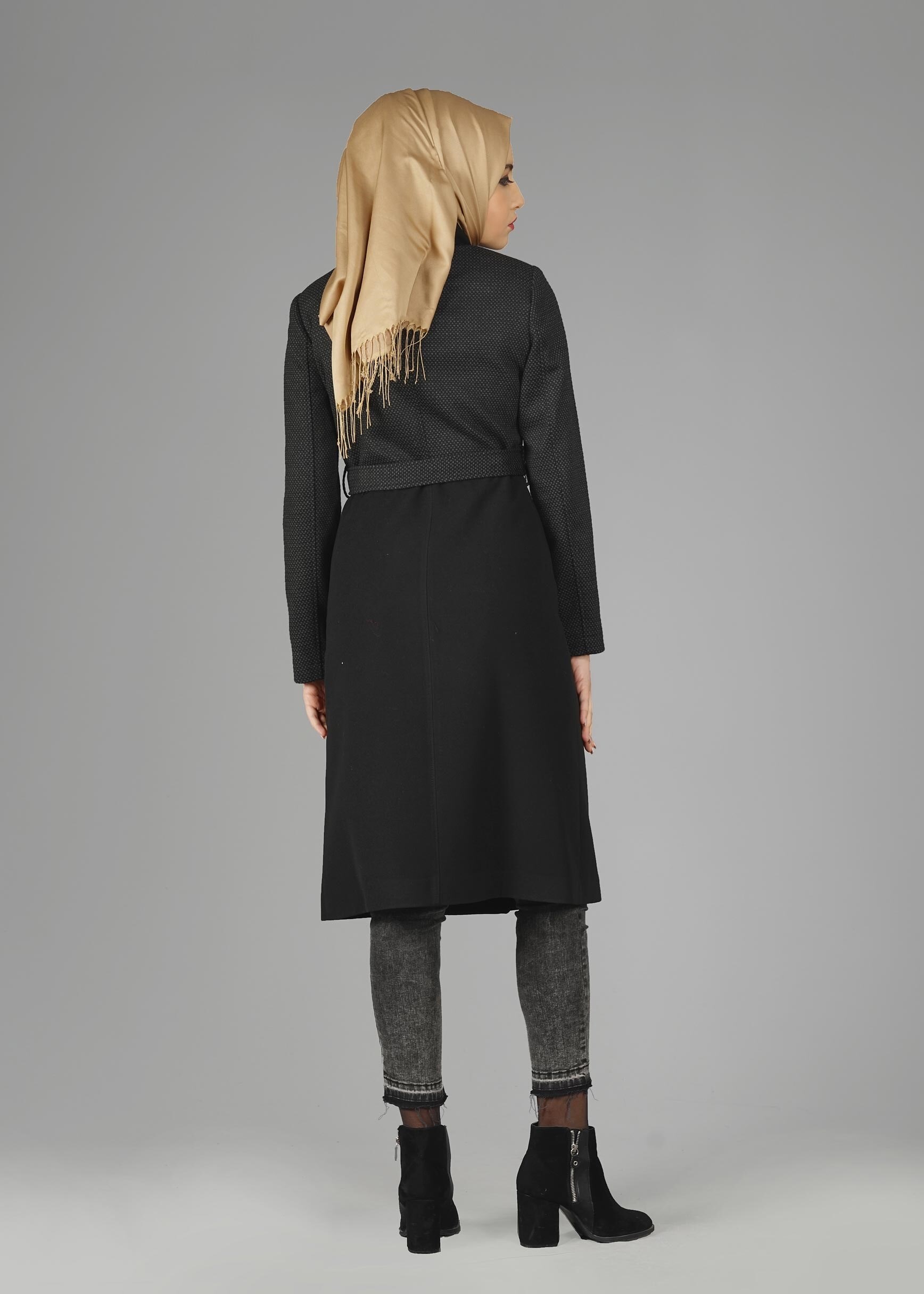 Tesettür giyim SİYAH CEP DETAYLI FERMUARLI KABAN 9561 