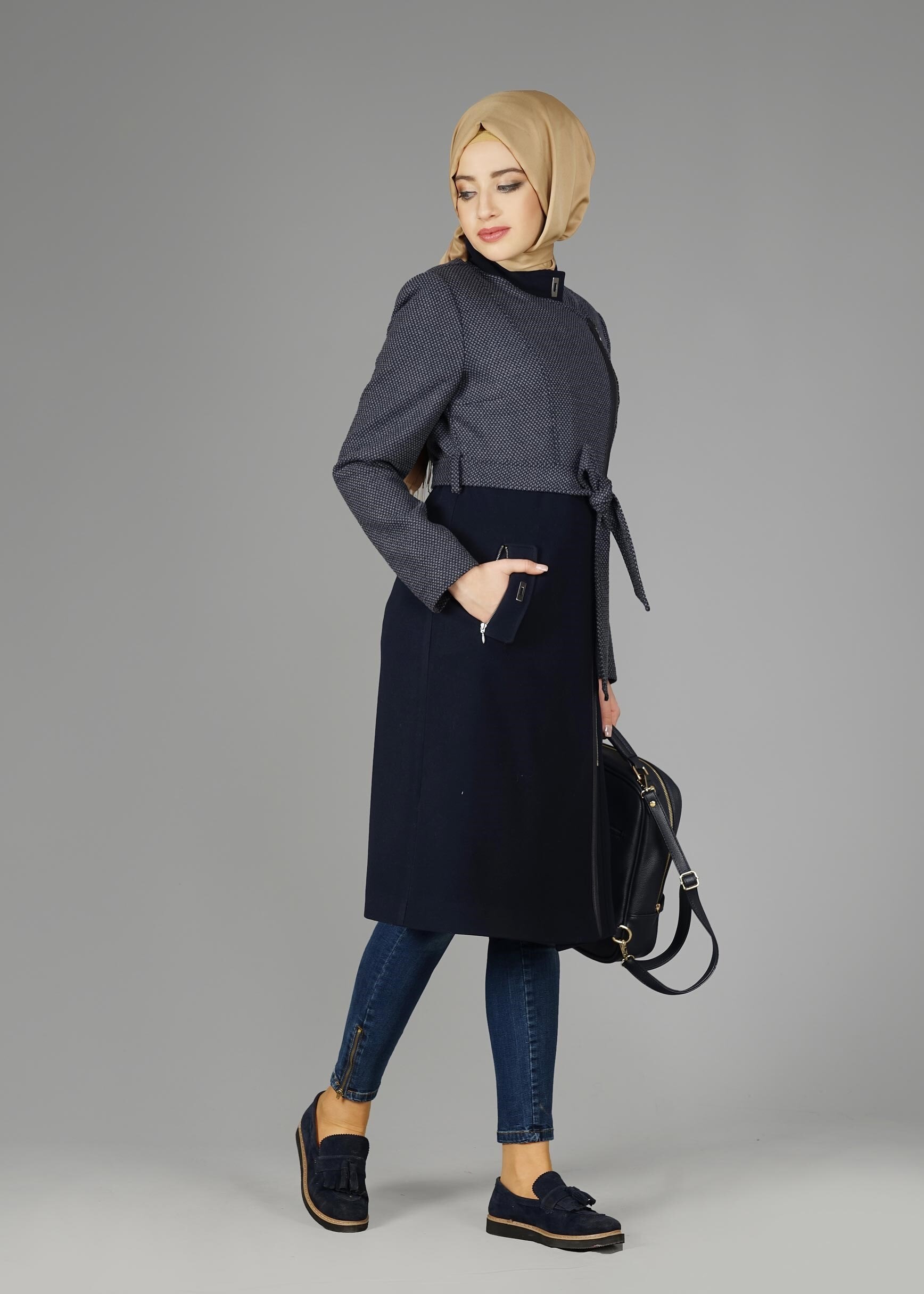 Tesettür giyim LACİVERT CEP DETAYLI FERMUARLI KABAN 9561 