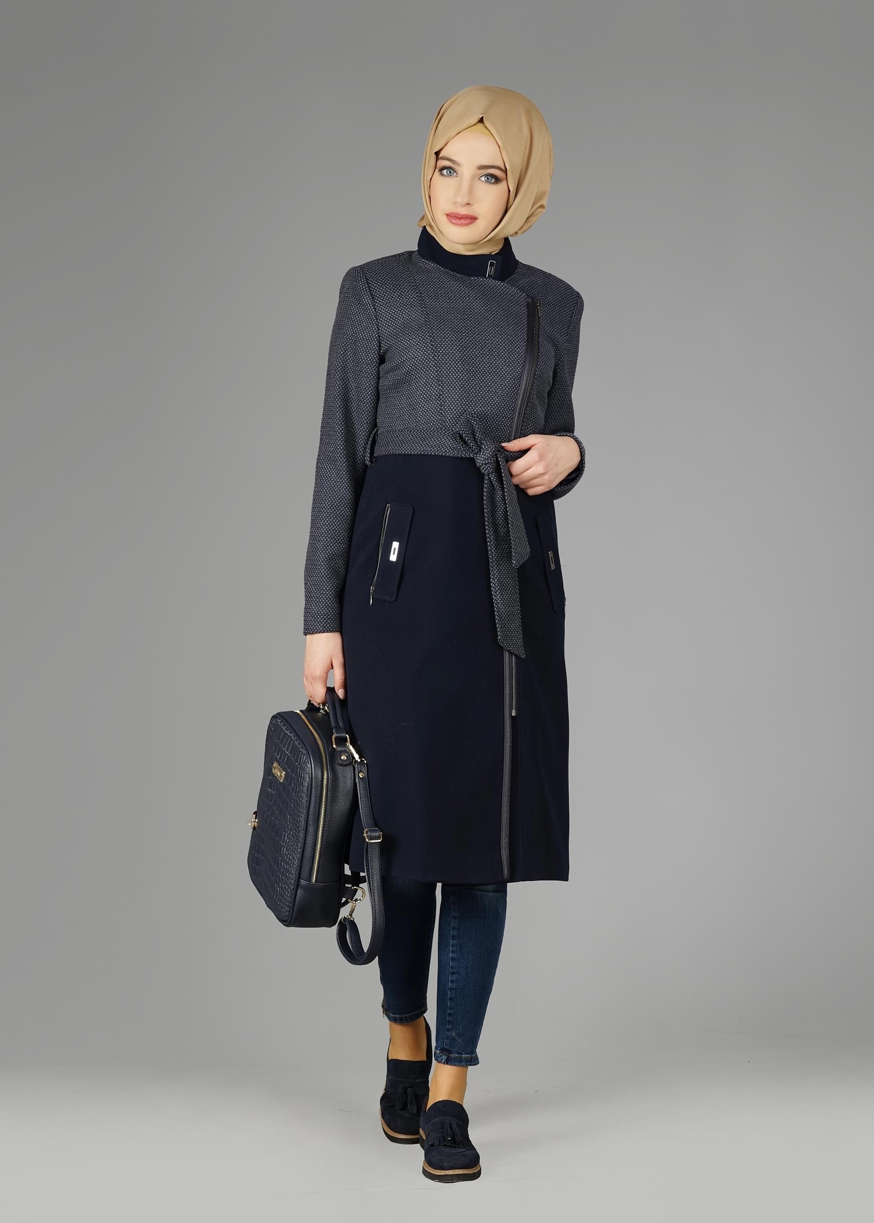 Tesettür giyim LACİVERT CEP DETAYLI FERMUARLI KABAN 9561 
