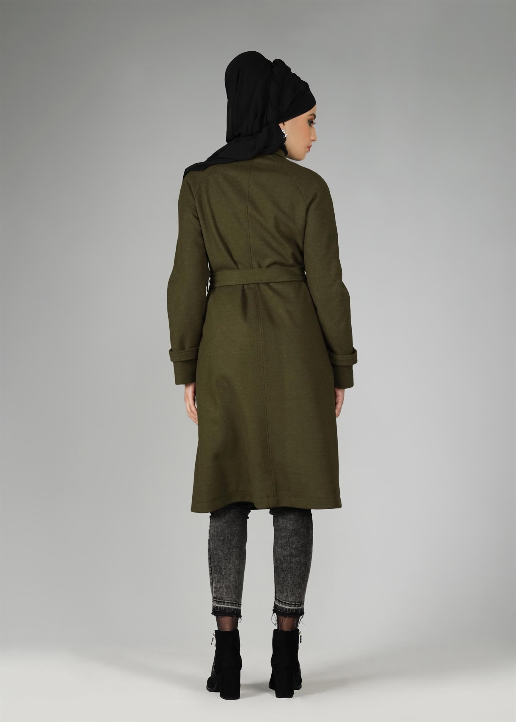 Tesettür giyim HAKİ DÜĞMELİ KUŞAKLI KABAN 9563 