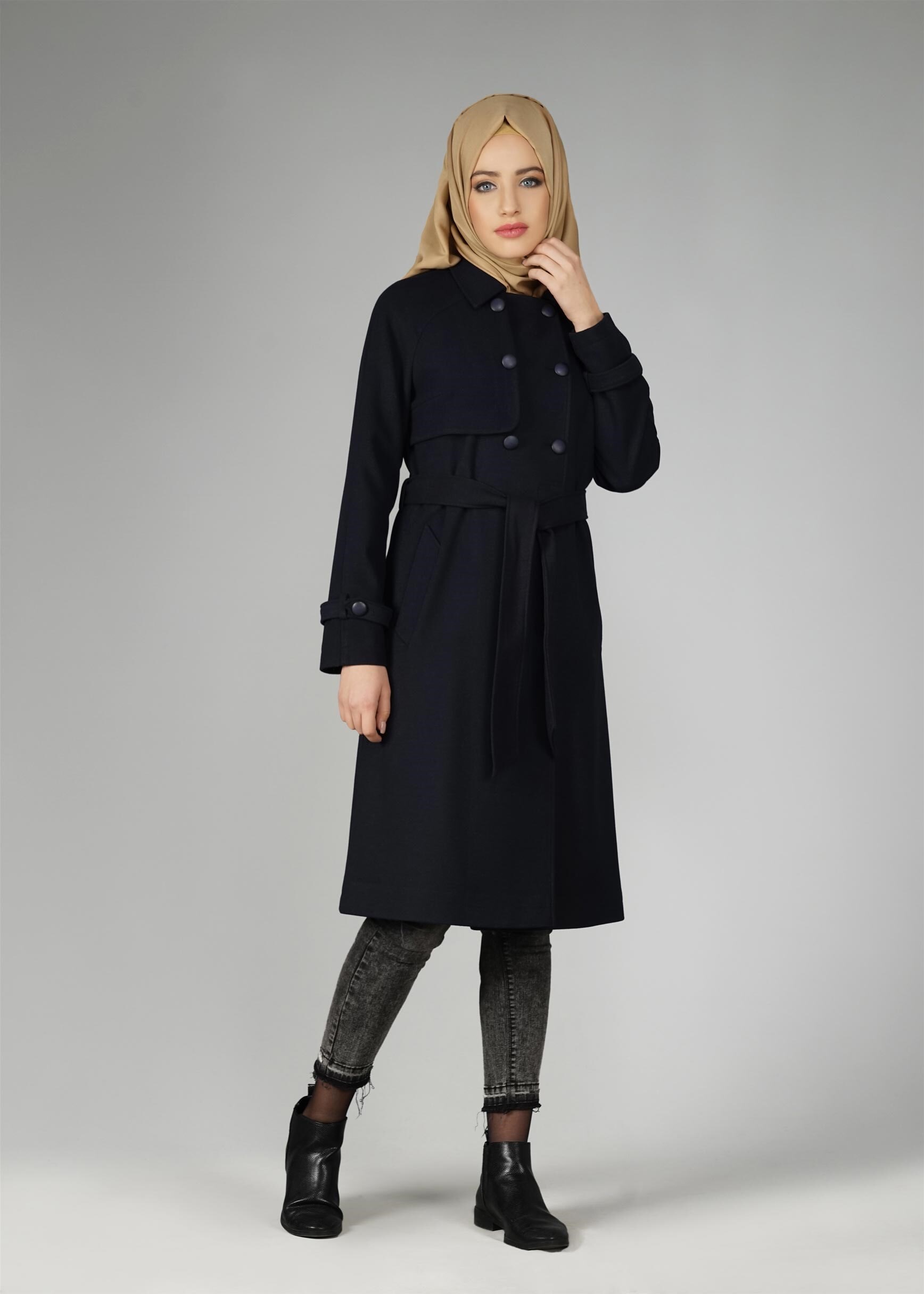 Tesettür giyim LACİVERT DÜĞMELİ KUŞAKLI KABAN 9563 
