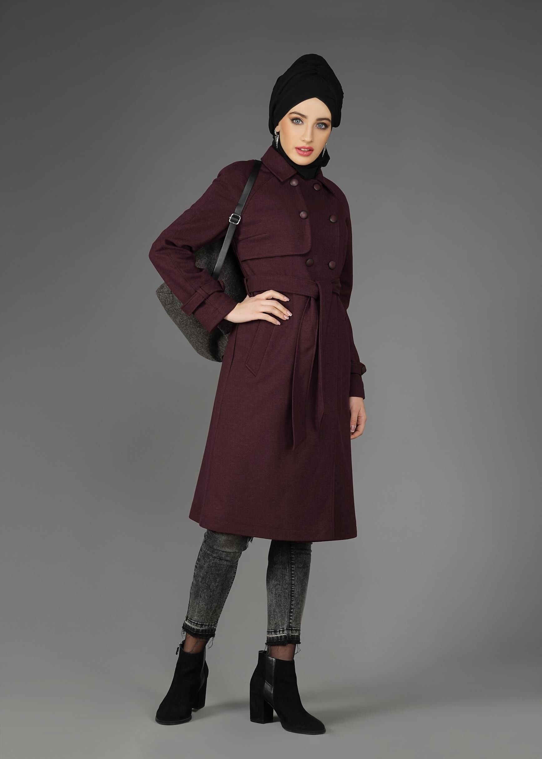 Tesettür giyim MÜRDÜM DÜĞMELİ KUŞAKLI KABAN 9563 