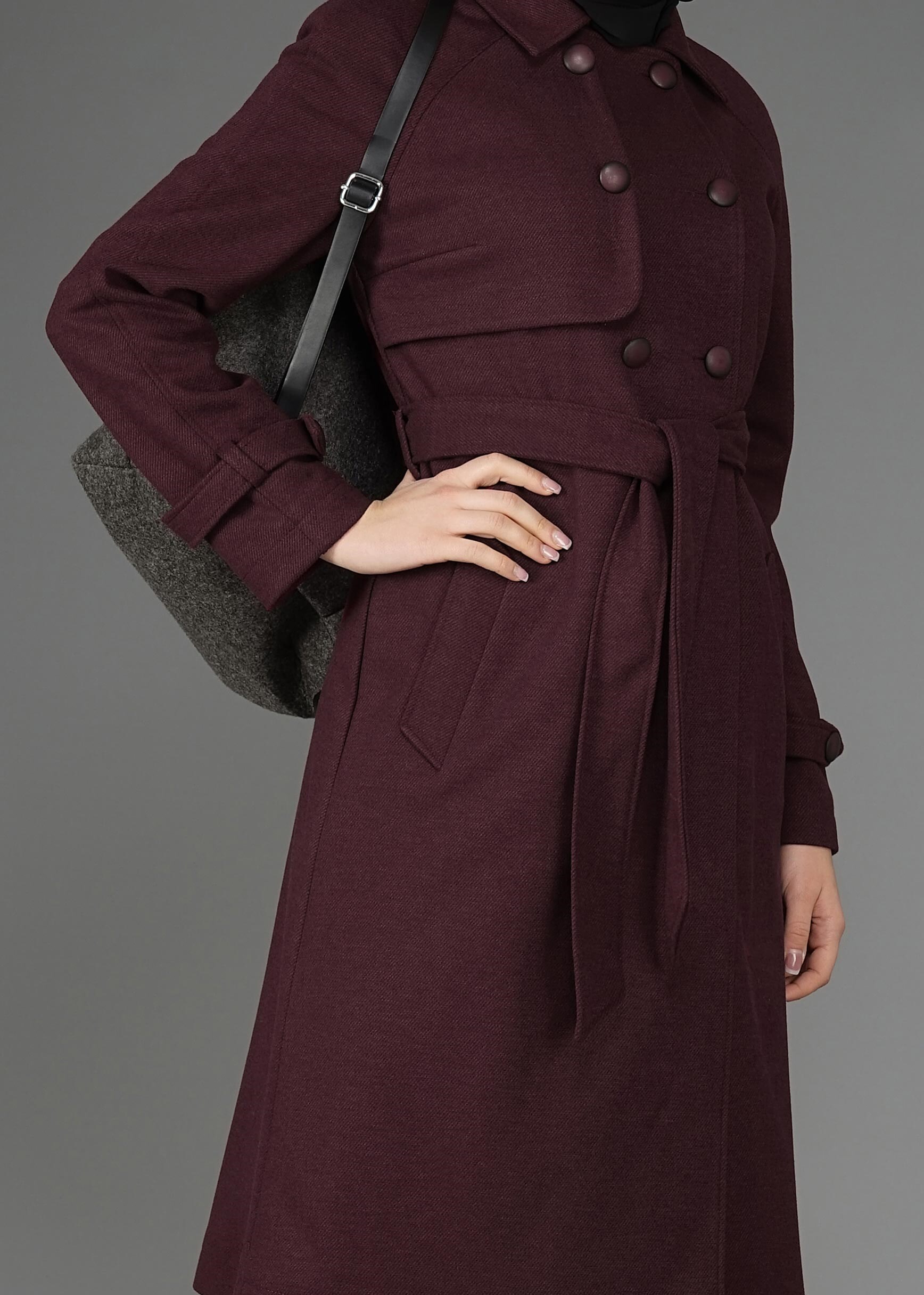 Tesettür giyim MÜRDÜM DÜĞMELİ KUŞAKLI KABAN 9563 