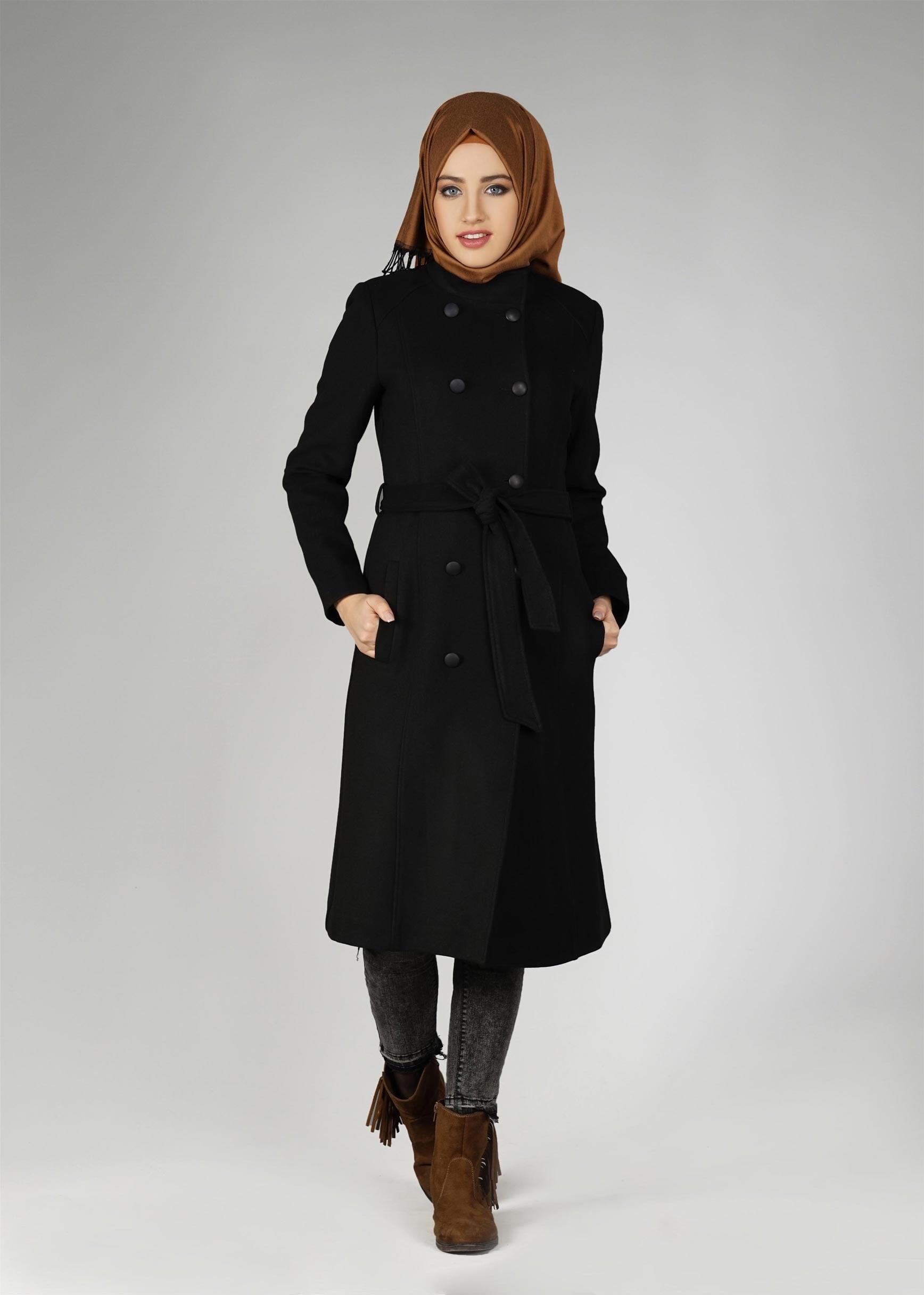 Tesettür giyim SİYAH HAKİM YAKA DÜĞMELİ KABAN 9564