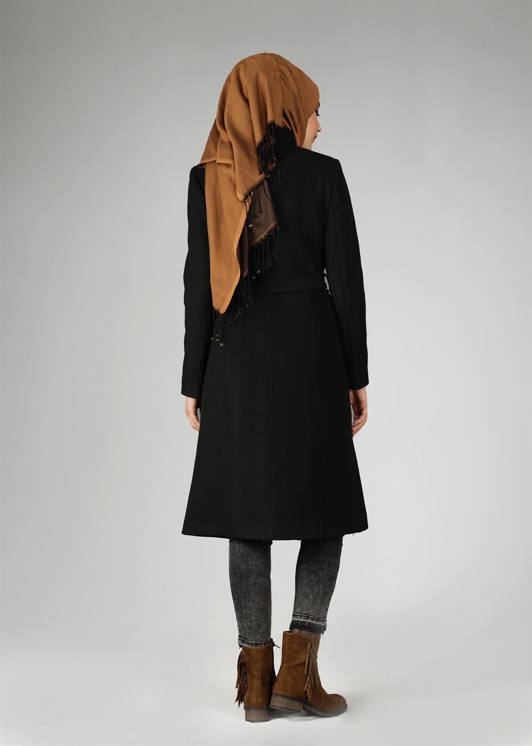 Tesettür giyim SİYAH HAKİM YAKA DÜĞMELİ KABAN 9564