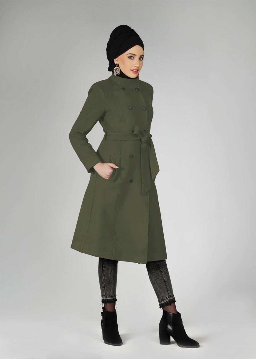 Tesettür giyim HAKİ HAKİM YAKA DÜĞMELİ KABAN 9564