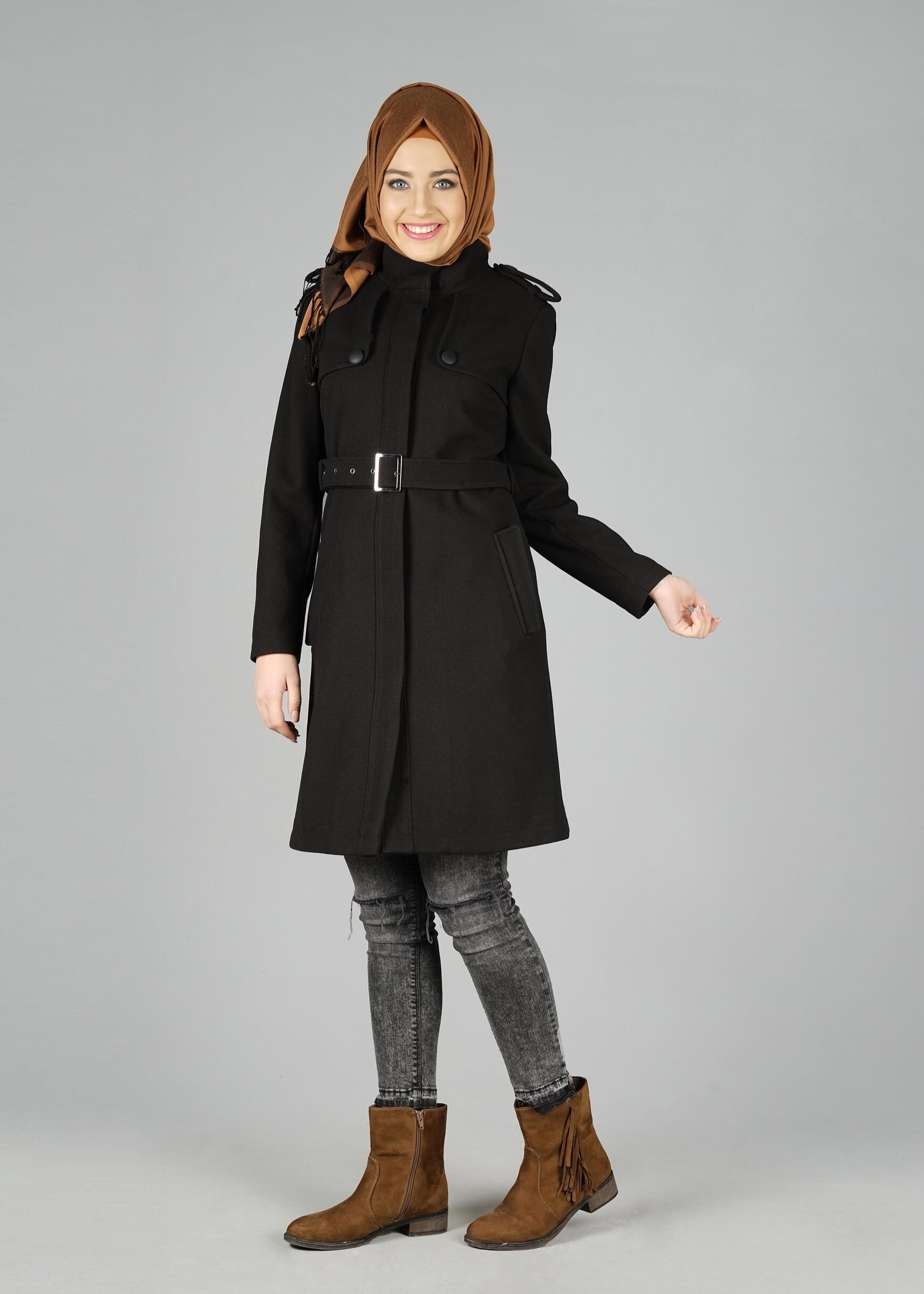 Tesettür giyim SİYAH CEP DETAYLI KEMERLİ KABAN 9584