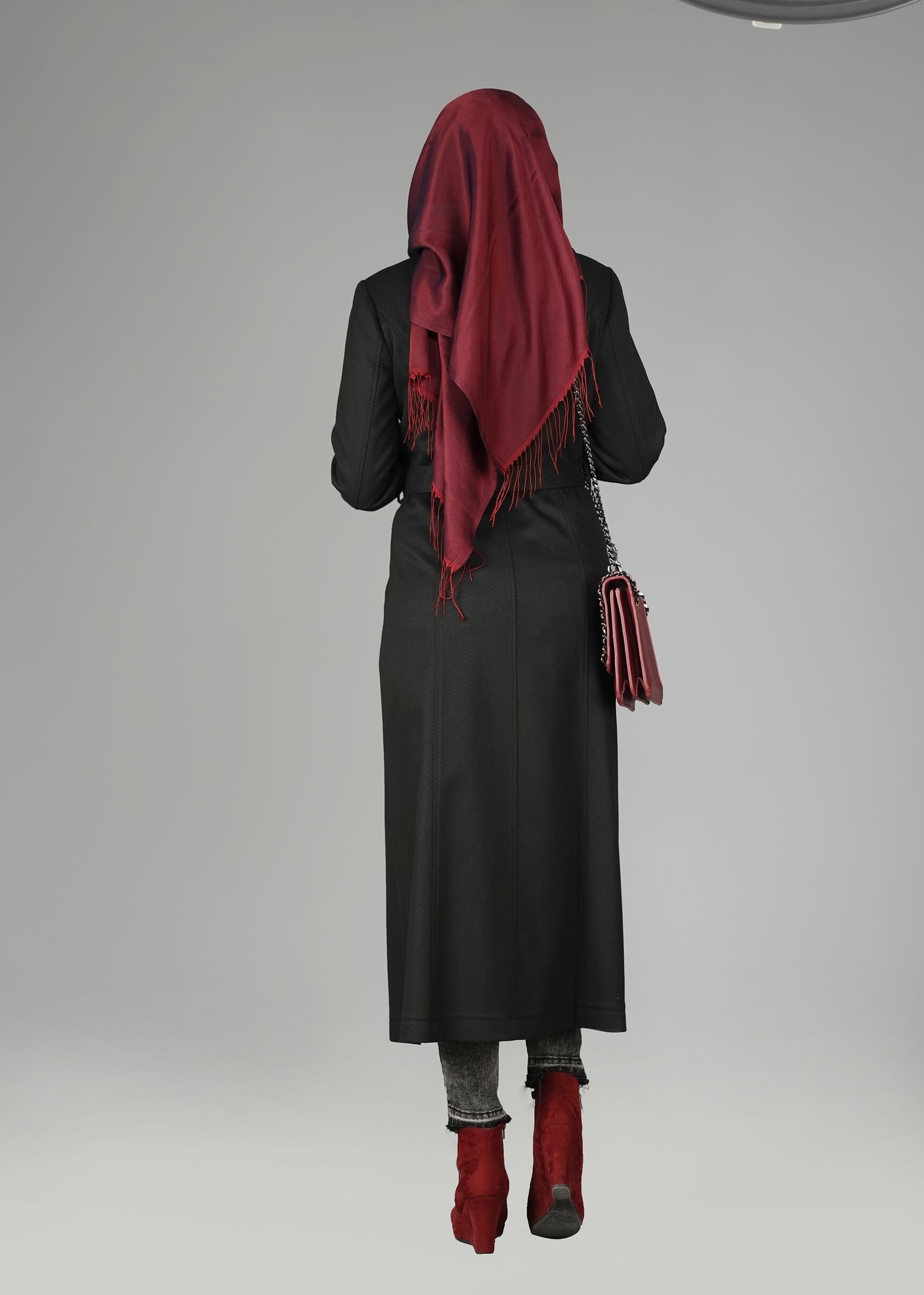 Tesettür giyim SİYAH DÜĞME DETAYLI CEPLİ KABAN 9586