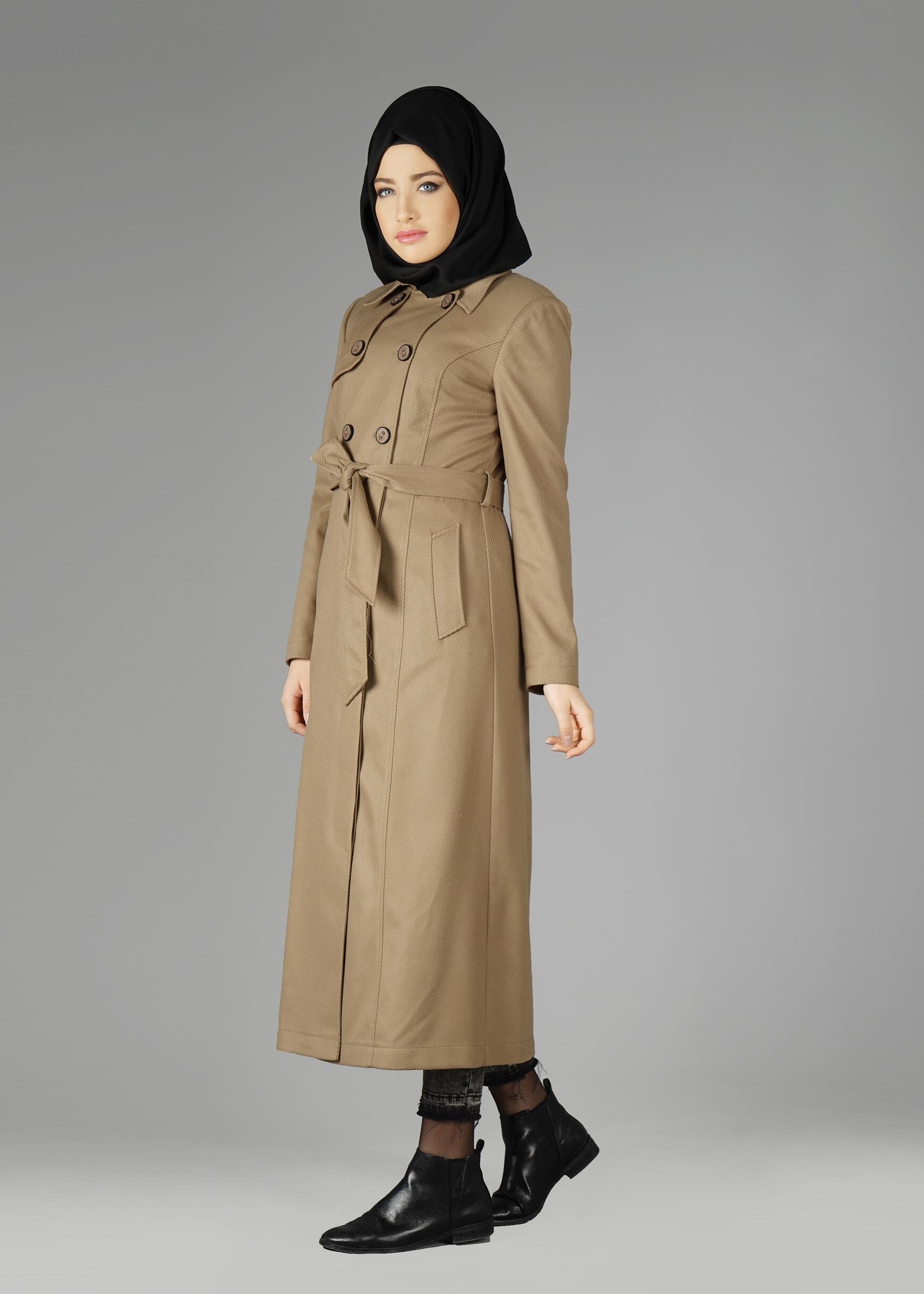 Tesettür giyim KAHVE DÜĞME DETAYLI CEPLİ KABAN 9586