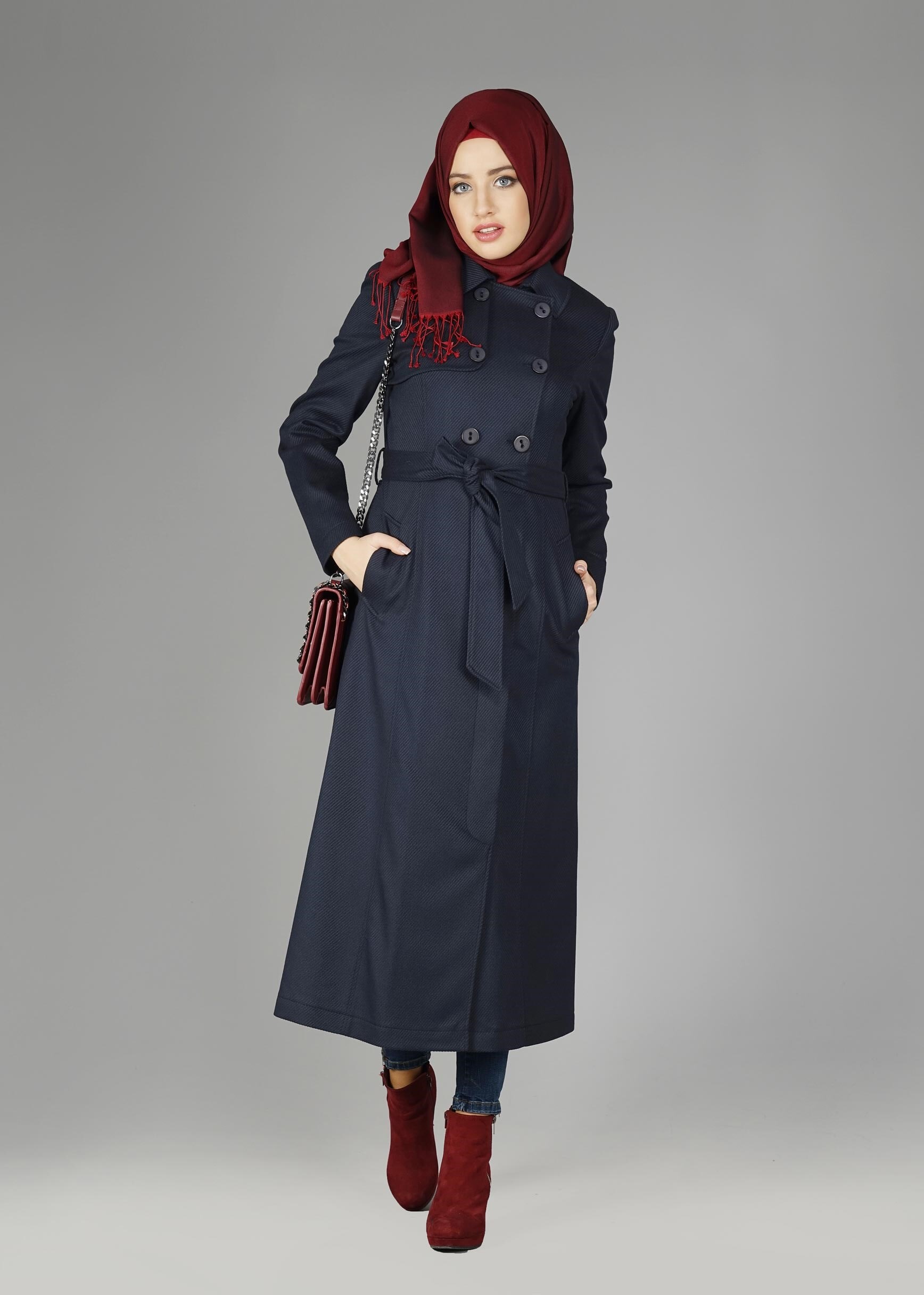 Tesettür giyim LACİVERT DÜĞME DETAYLI CEPLİ KABAN 9586