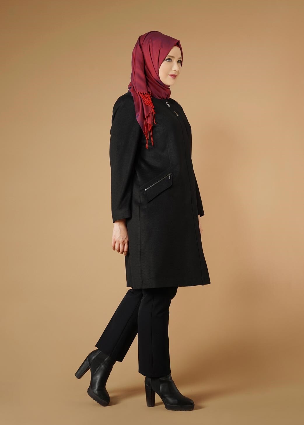 Tesettür giyim SİYAH BİSİKLET YAKA FERMUARLI KABAN 9596 