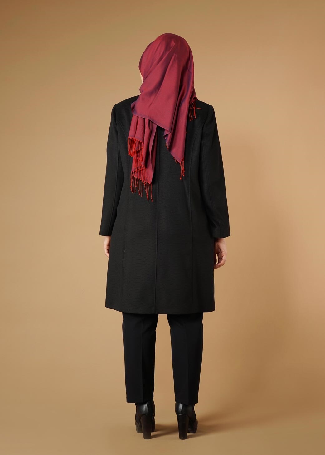 Tesettür giyim SİYAH BİSİKLET YAKA FERMUARLI KABAN 9596 