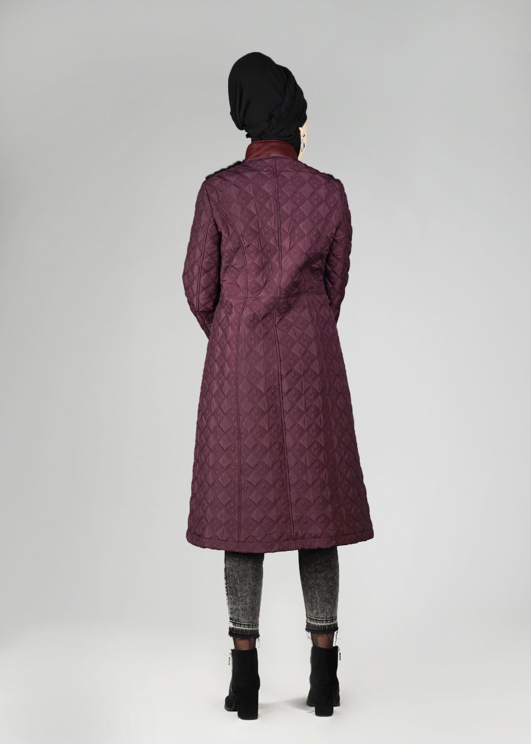 Tesettür giyim MÜRDÜM ÖNÜ KÜRK DETAYLI KAPİTONE KABAN 9599